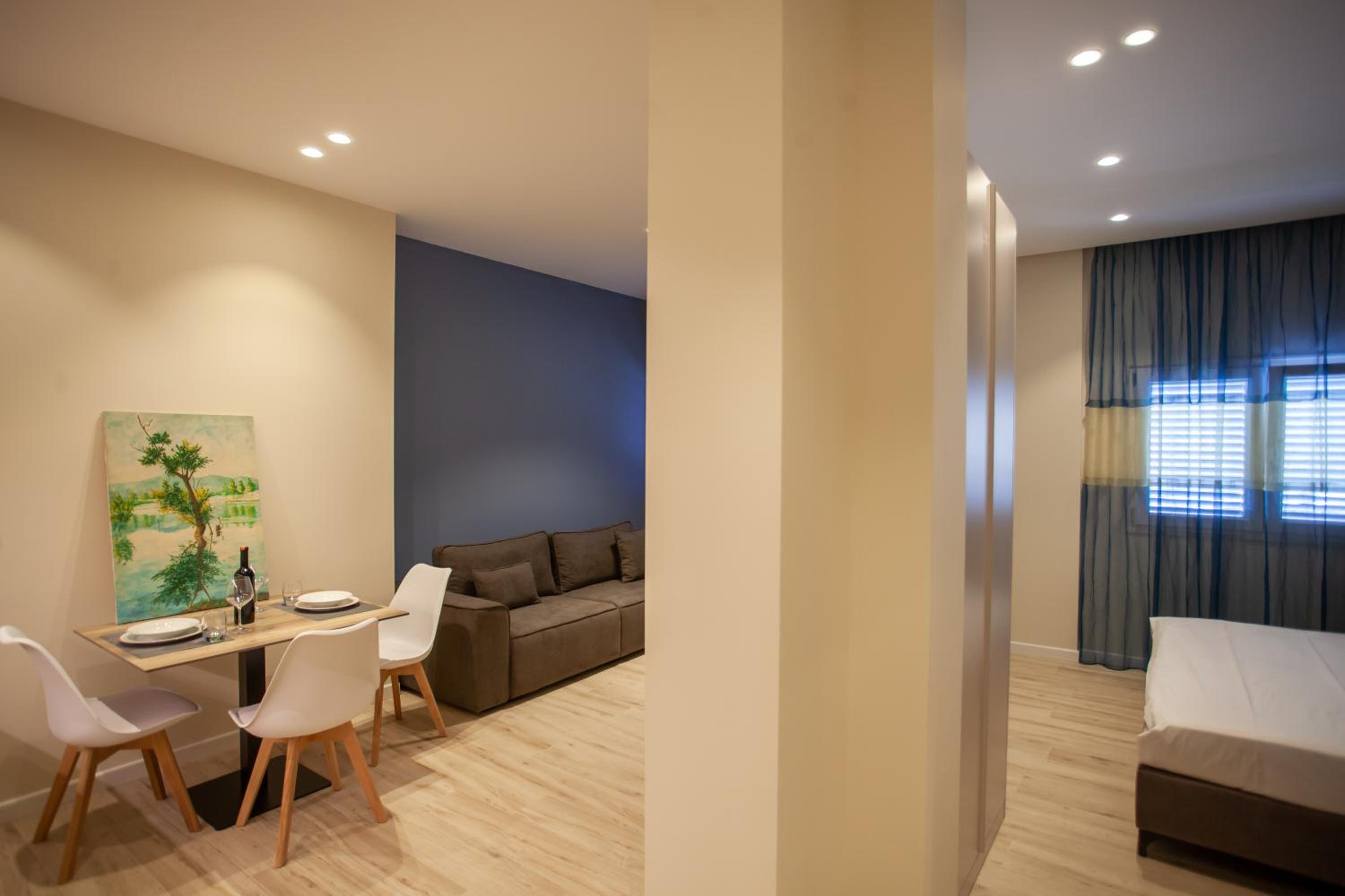 The Station Apartments - Durrës