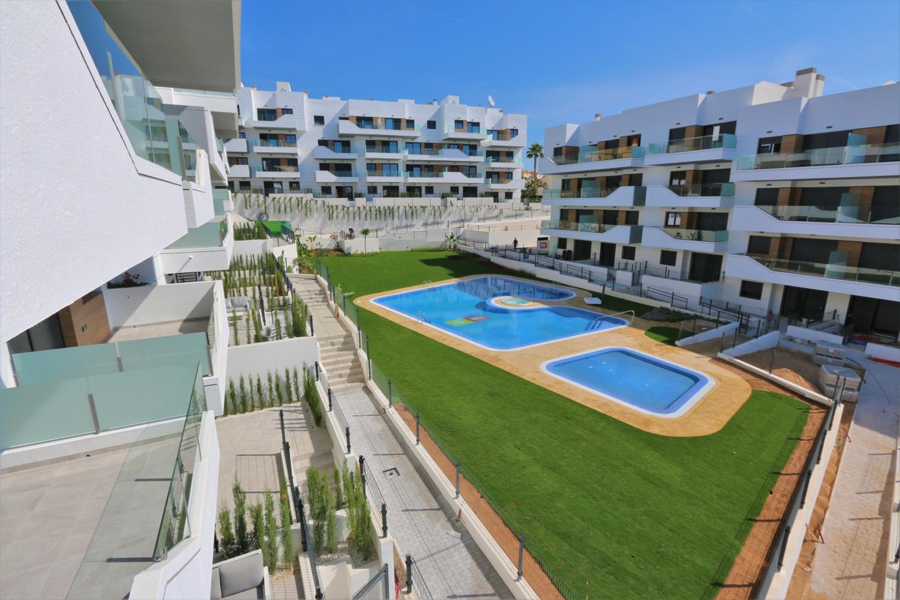 Family apartment with sunny and green view in Villamartin VDE-076 view 4