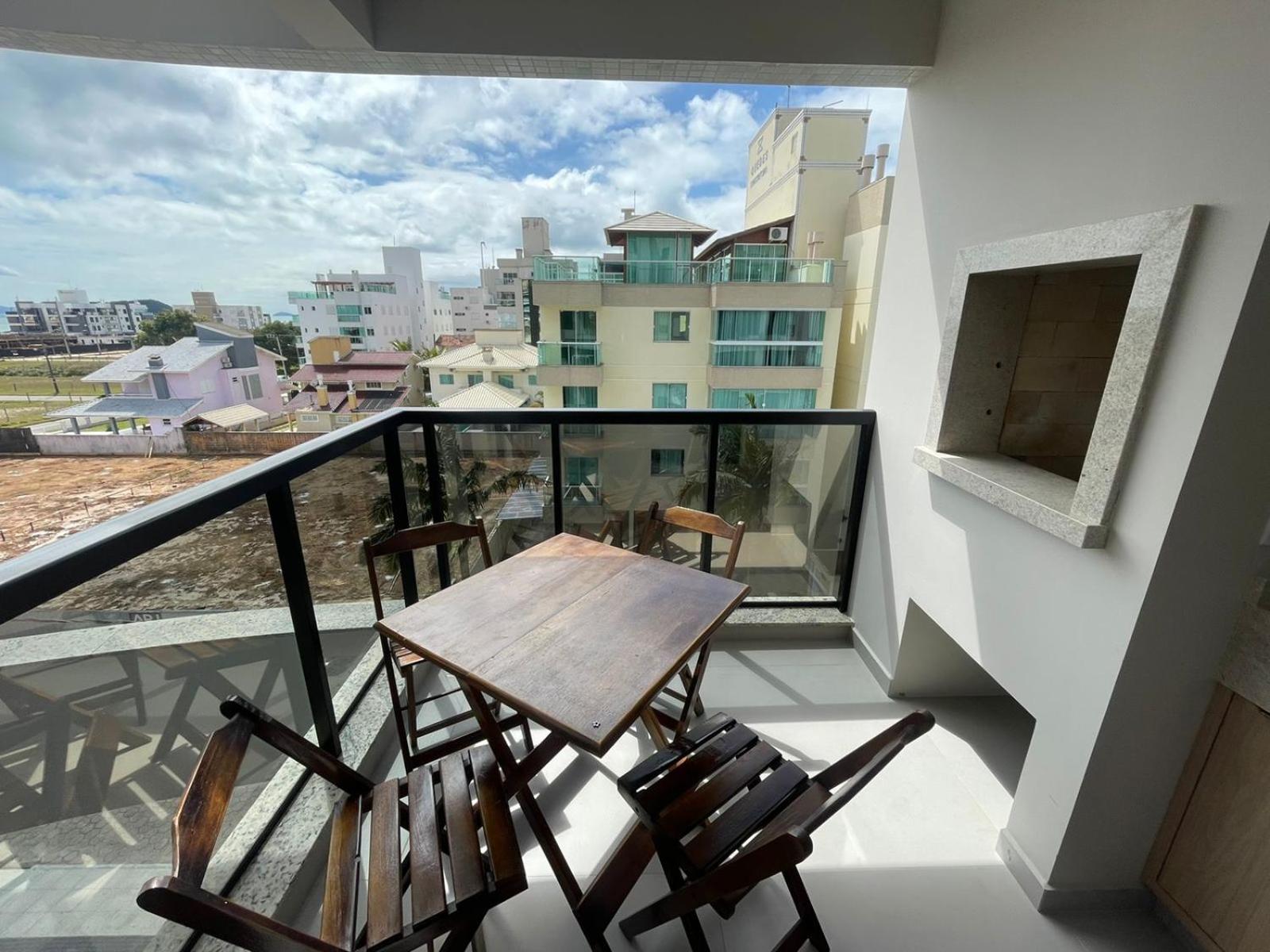 Cód 82 - Apartamento á 280m do mar