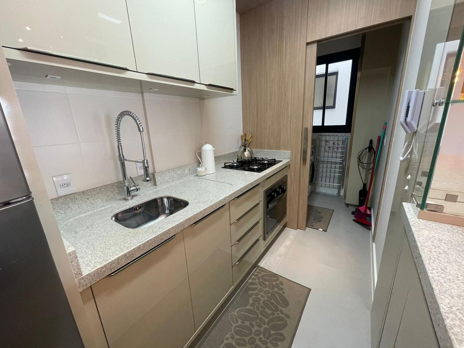 Cód 82 - Apartamento á 280m do mar