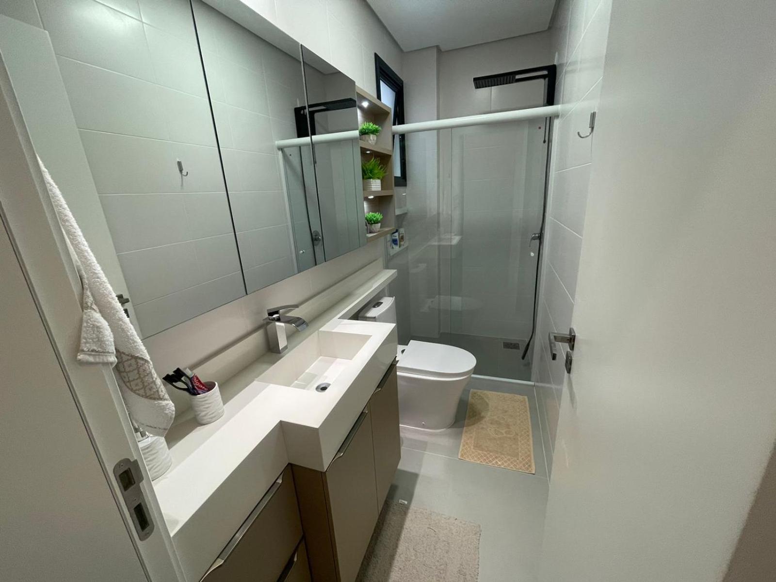 Cód 82 - Apartamento á 280m do mar