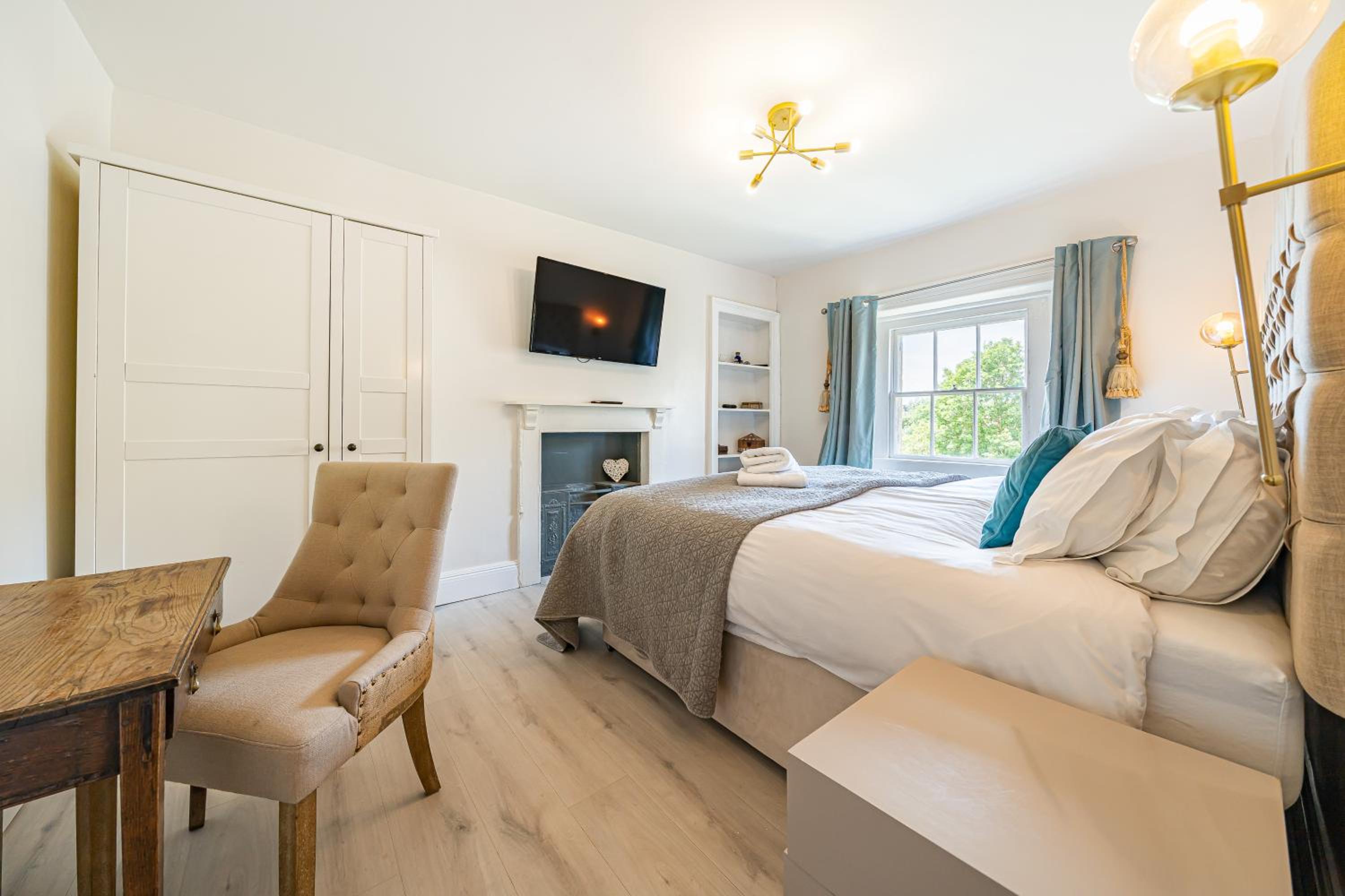 Charming two bedroom Maisonette