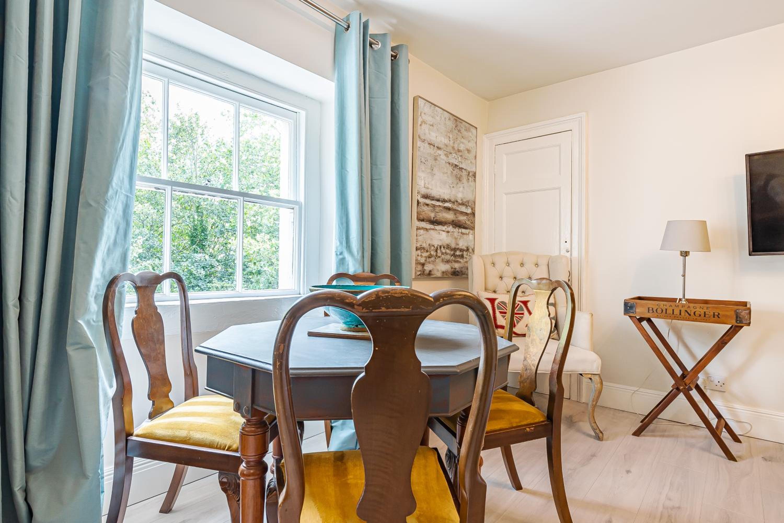 Charming two bedroom Maisonette