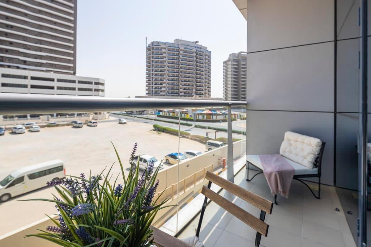 Frank Porter - Oasis Tower 1