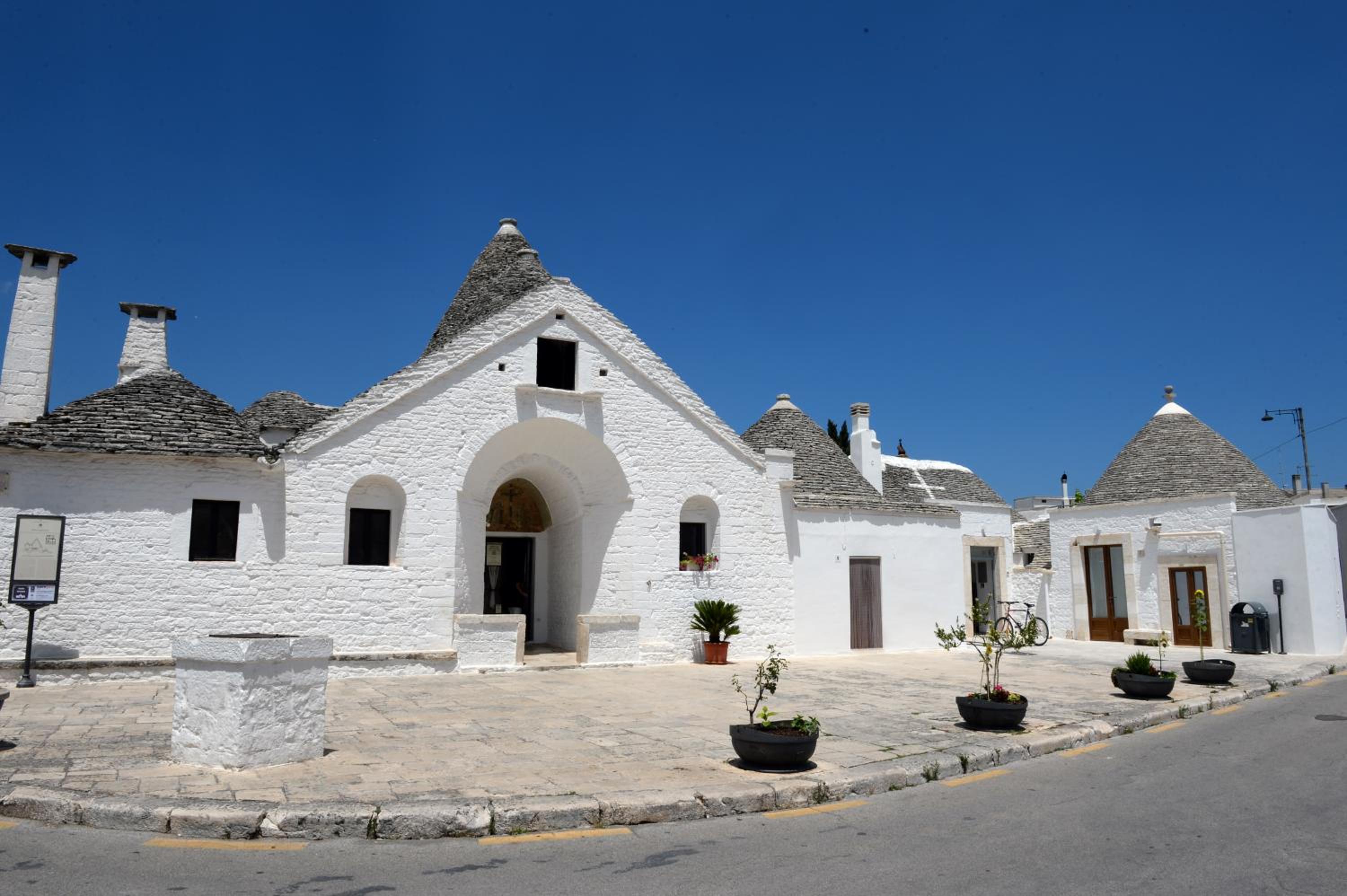 Trullo Vino & Amore view 3