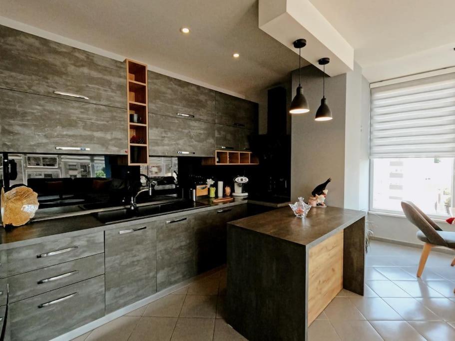 The Modern Pad by PikHost