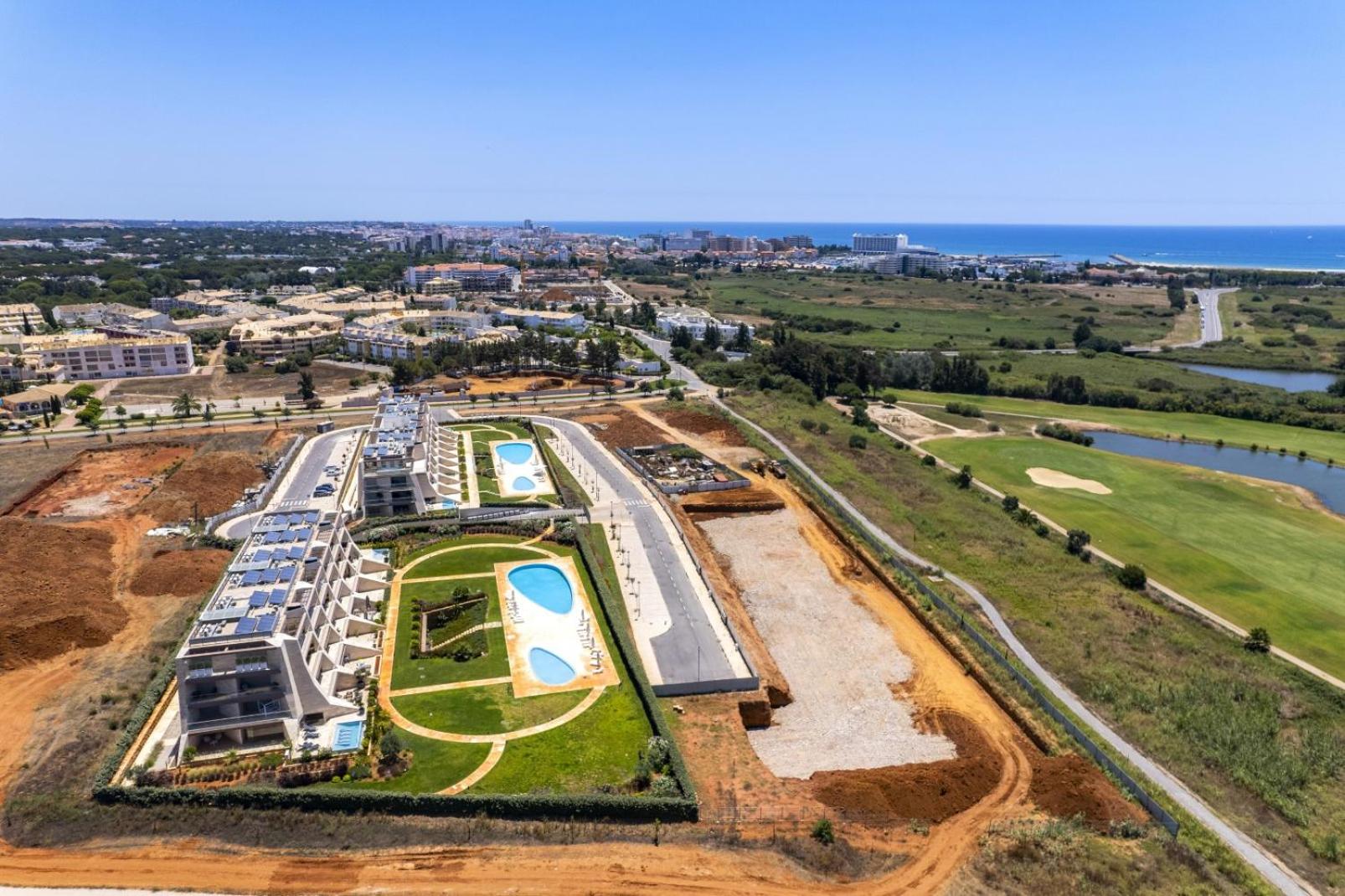 Vilamoura Luxury Retreat with Pool, Garden and Near Beach