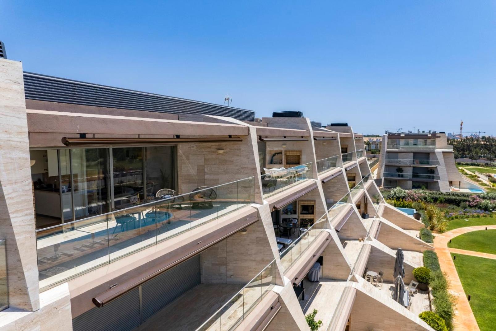 Vilamoura Luxury Retreat with Pool, Garden and Near Beach