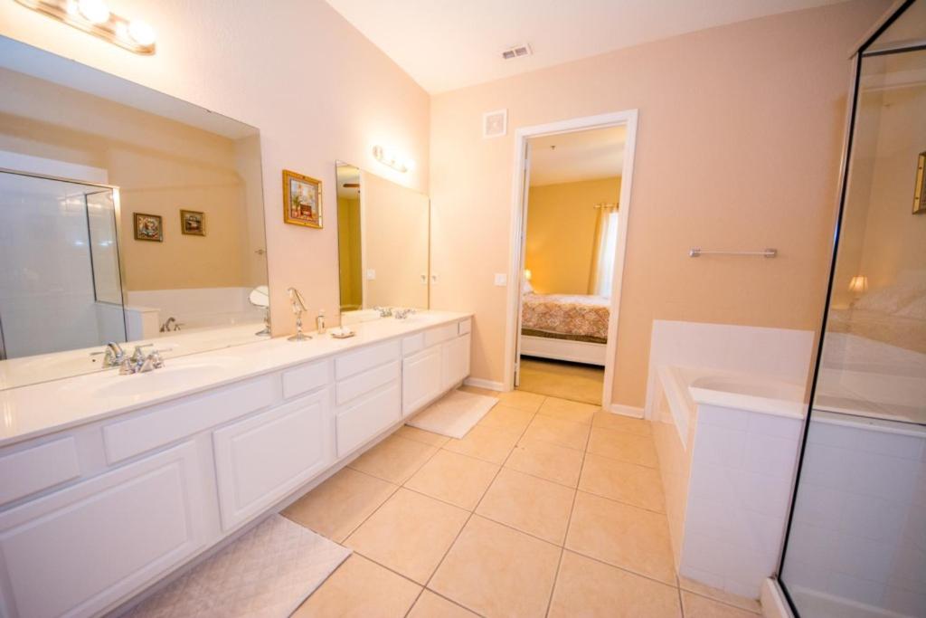 Luis Vista Cay Condo