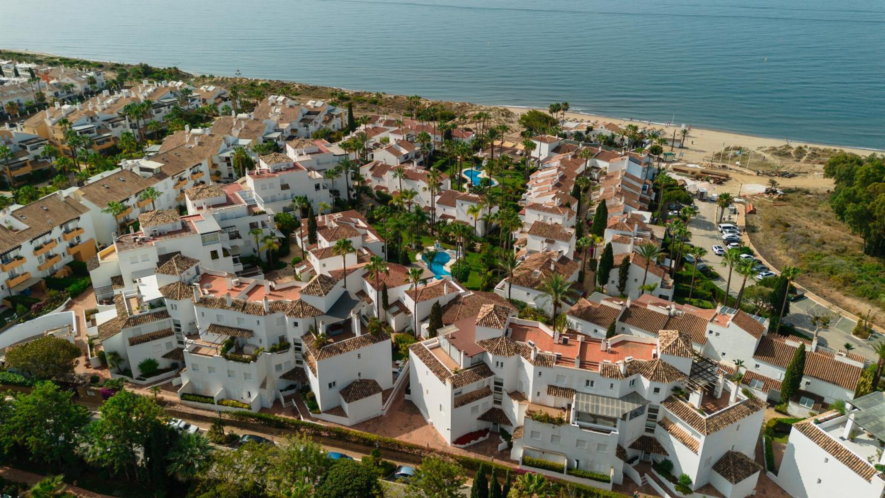 Marbella Vacations - Holiday apartment in first line beach complex in Urbanization Pueblo Mediterraneo, Marbella - Property Image 28