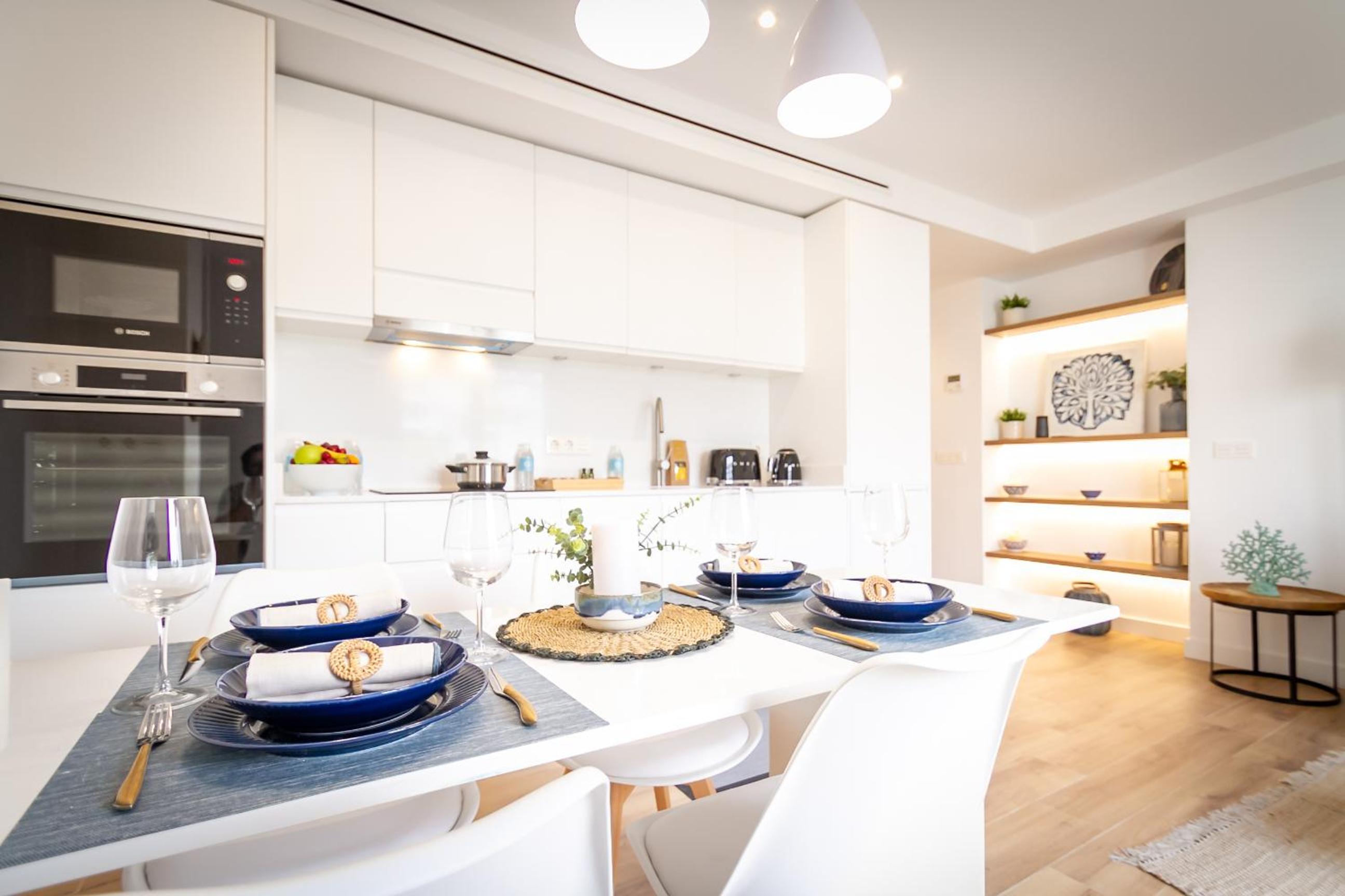 MARBELLA BANUS SUITES - Banus Playas del Duque Beachside Residential