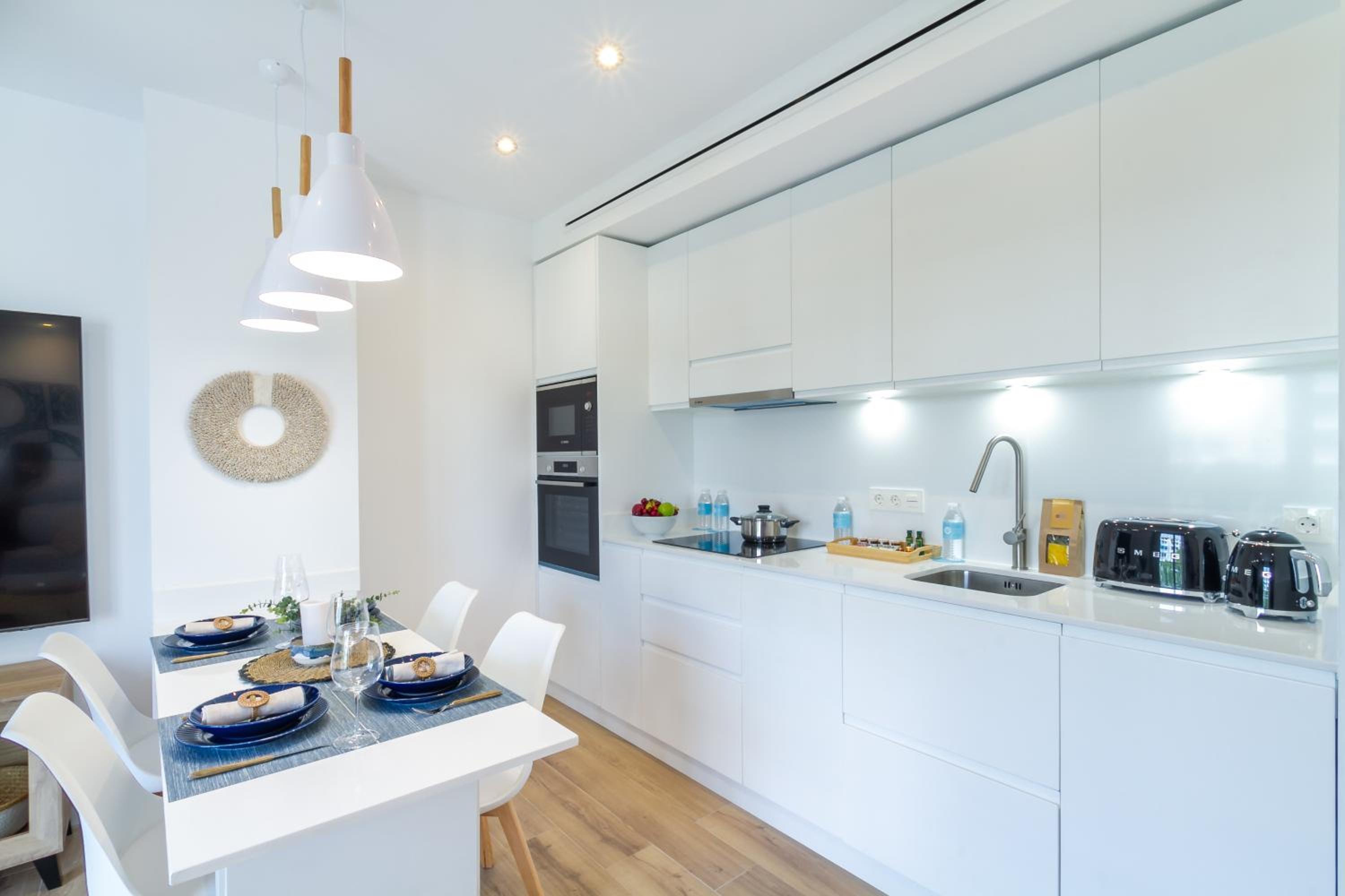 MARBELLA BANUS SUITES - Banus Playas del Duque Beachside Residential