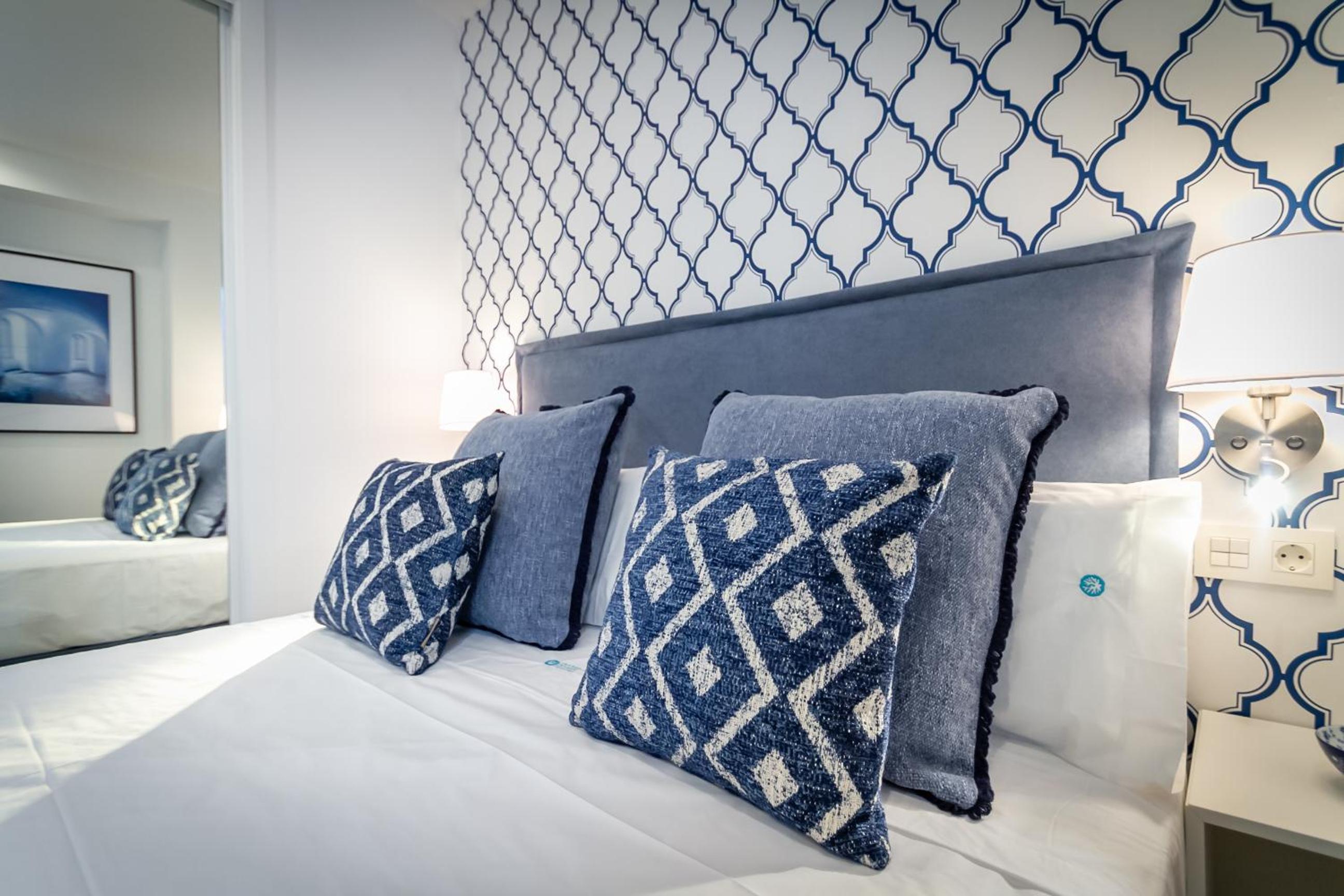 MARBELLA BANUS SUITES - Banus Playas del Duque Beachside Residential