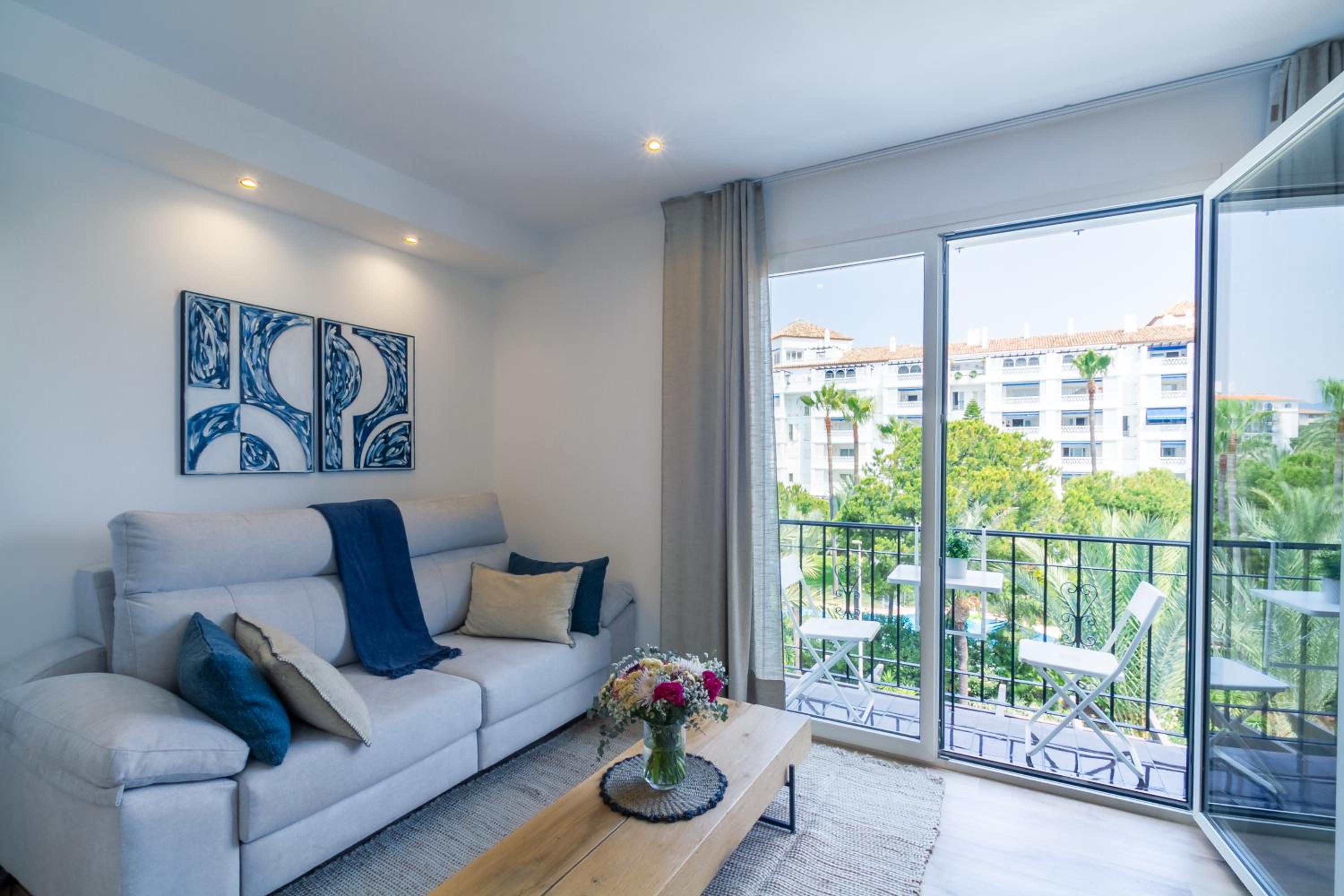 MARBELLA BANUS SUITES - Banus Playas del Duque Beachside Residential