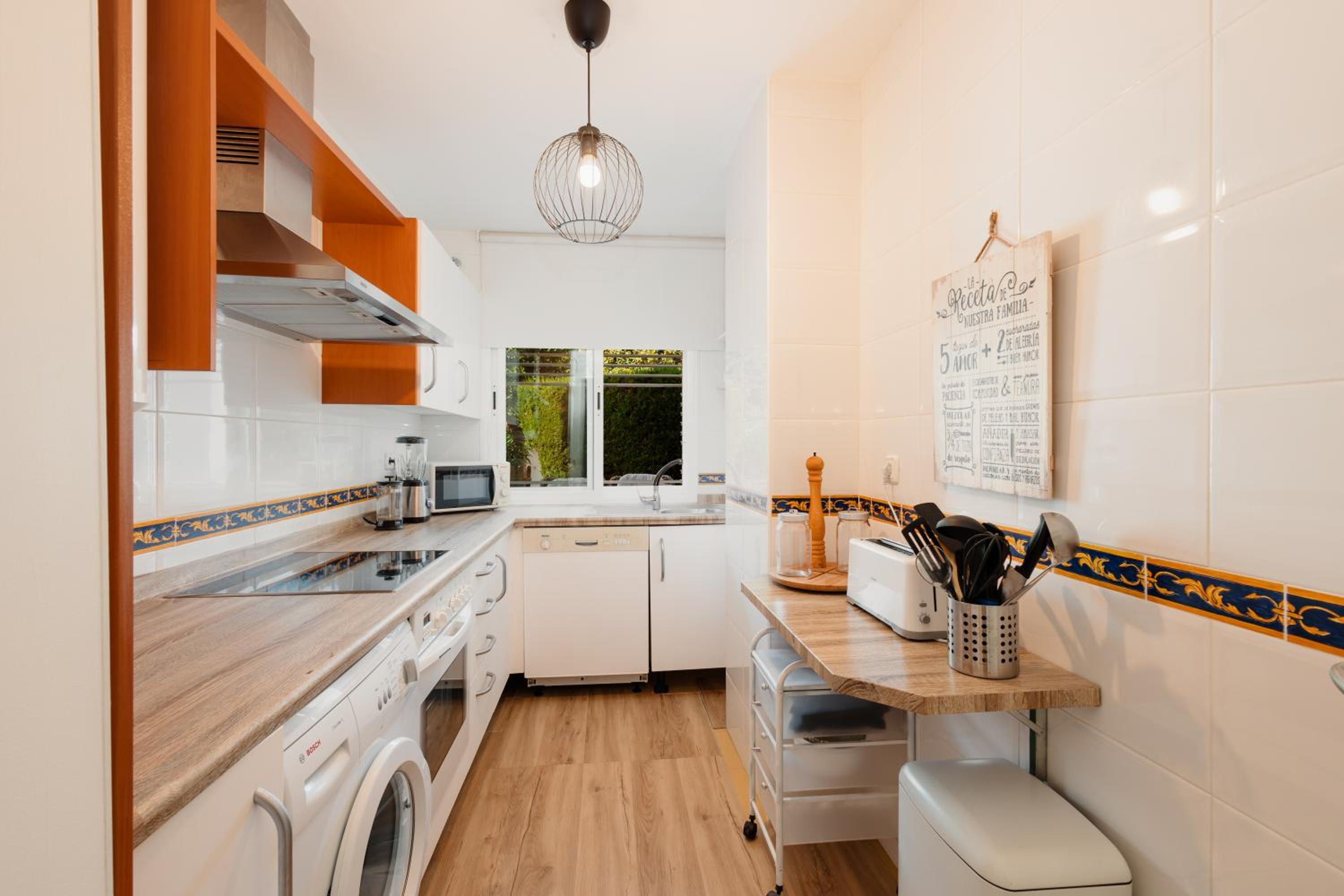 Marbella Vacations - Holiday apartment in first line beach complex in Urbanization Pueblo Mediterraneo, Marbella - Property Image 56
