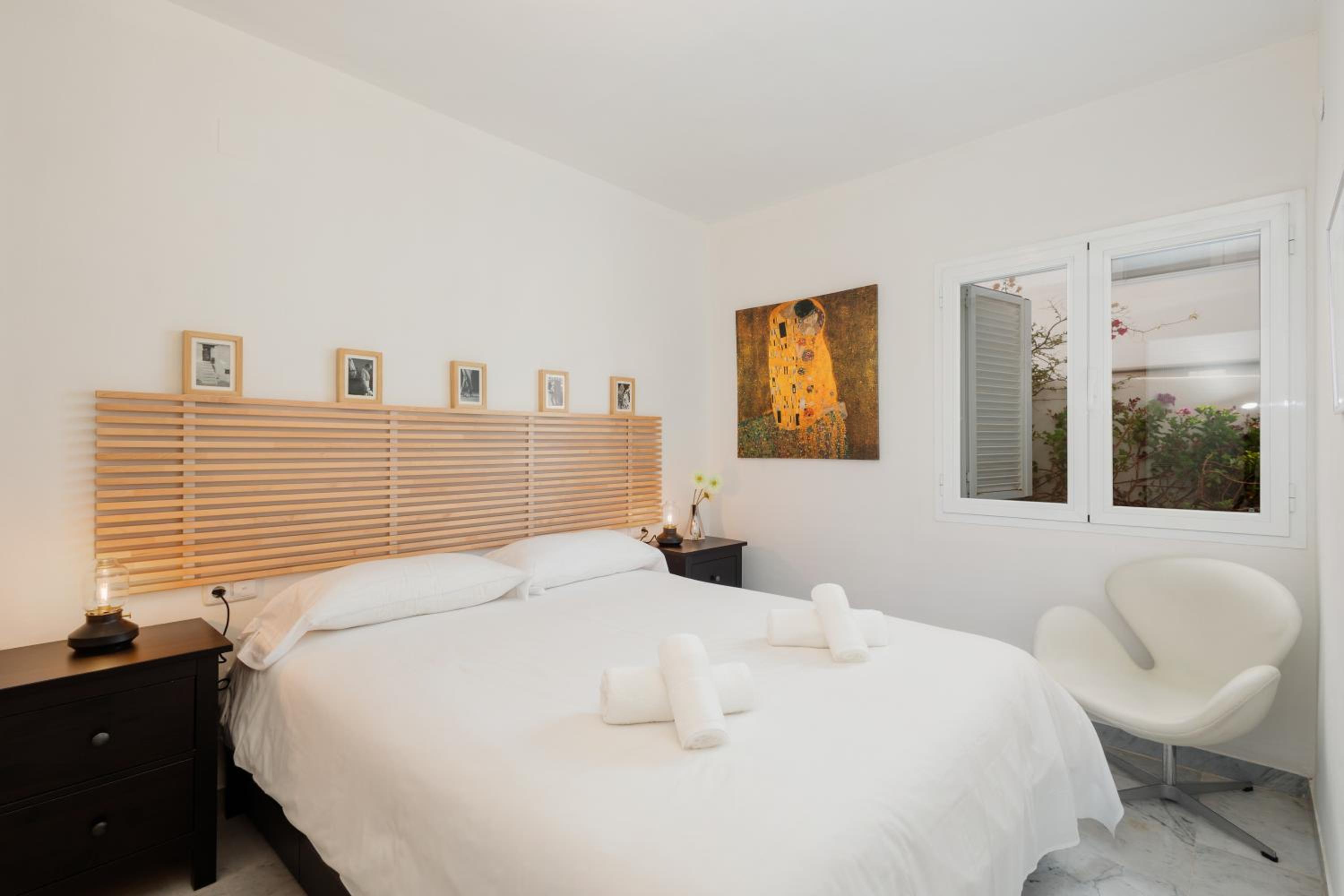 Marbella Vacations - Holiday apartment in first line beach complex in Urbanization Pueblo Mediterraneo, Marbella - Property Image 16