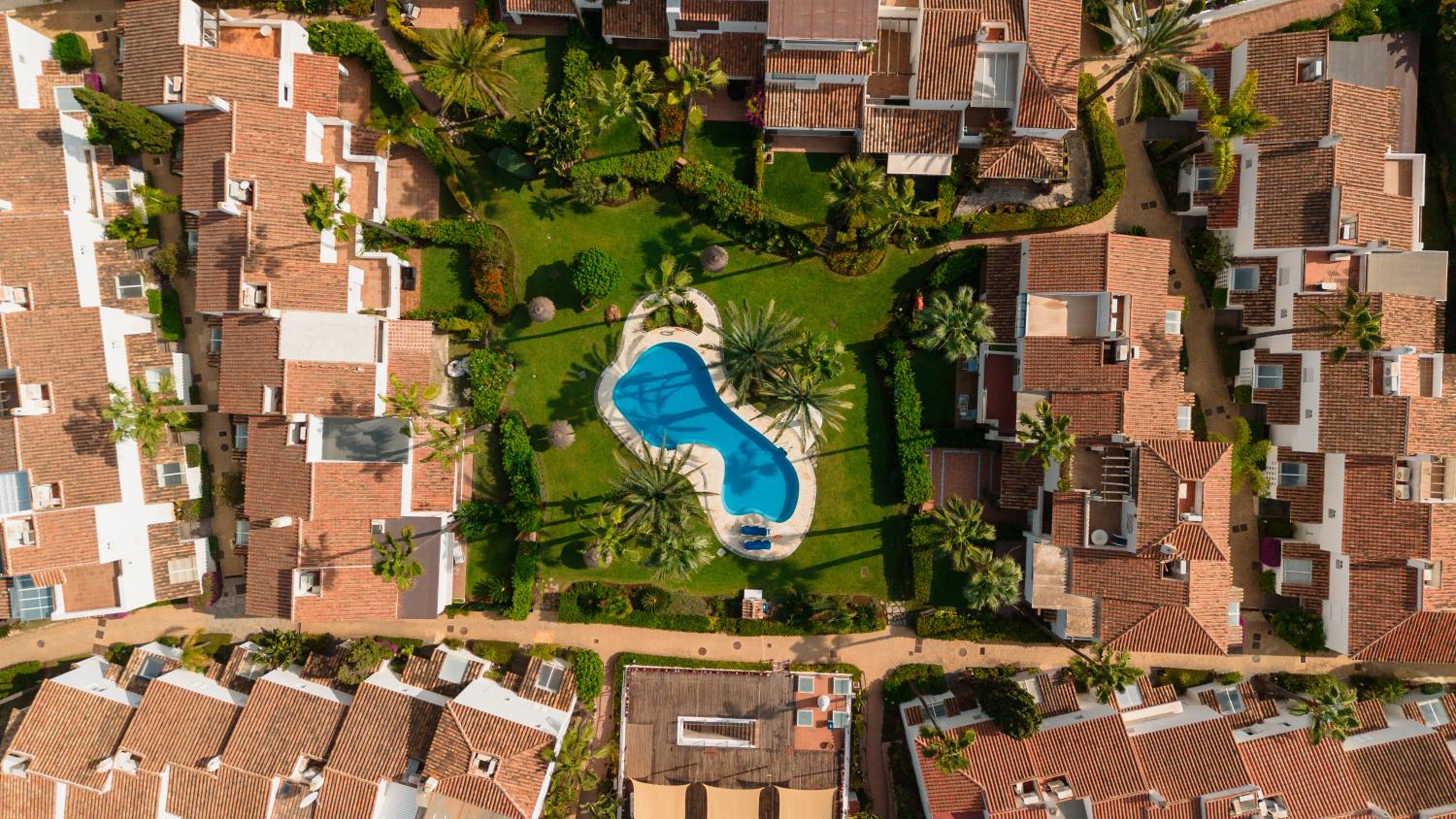 Marbella Vacations - Holiday apartment in first line beach complex in Urbanization Pueblo Mediterraneo, Marbella - Property Image 25