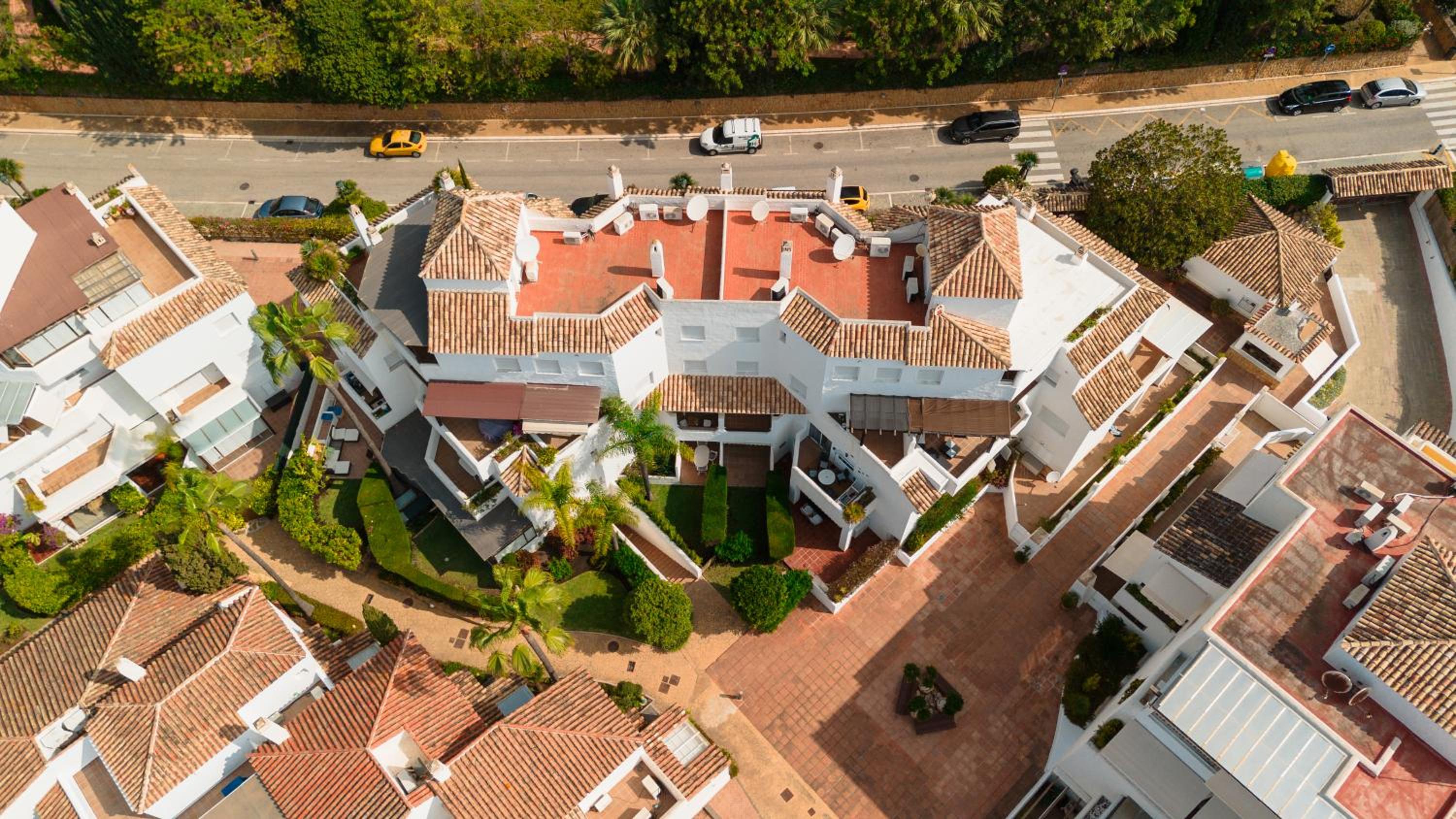 Marbella Vacations - Holiday apartment in first line beach complex in Urbanization Pueblo Mediterraneo, Marbella - Property Image 24
