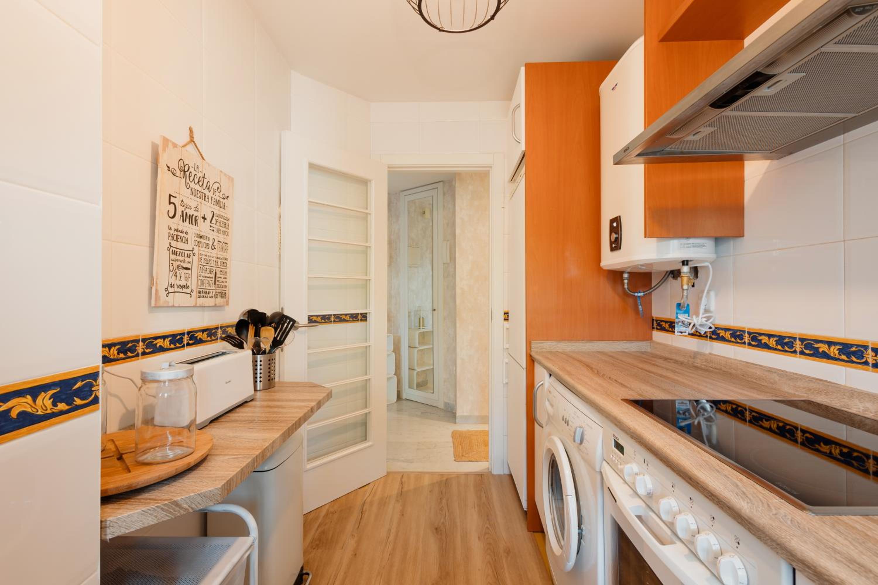 Marbella Vacations - Holiday apartment in first line beach complex in Urbanization Pueblo Mediterraneo, Marbella - Property Image 57
