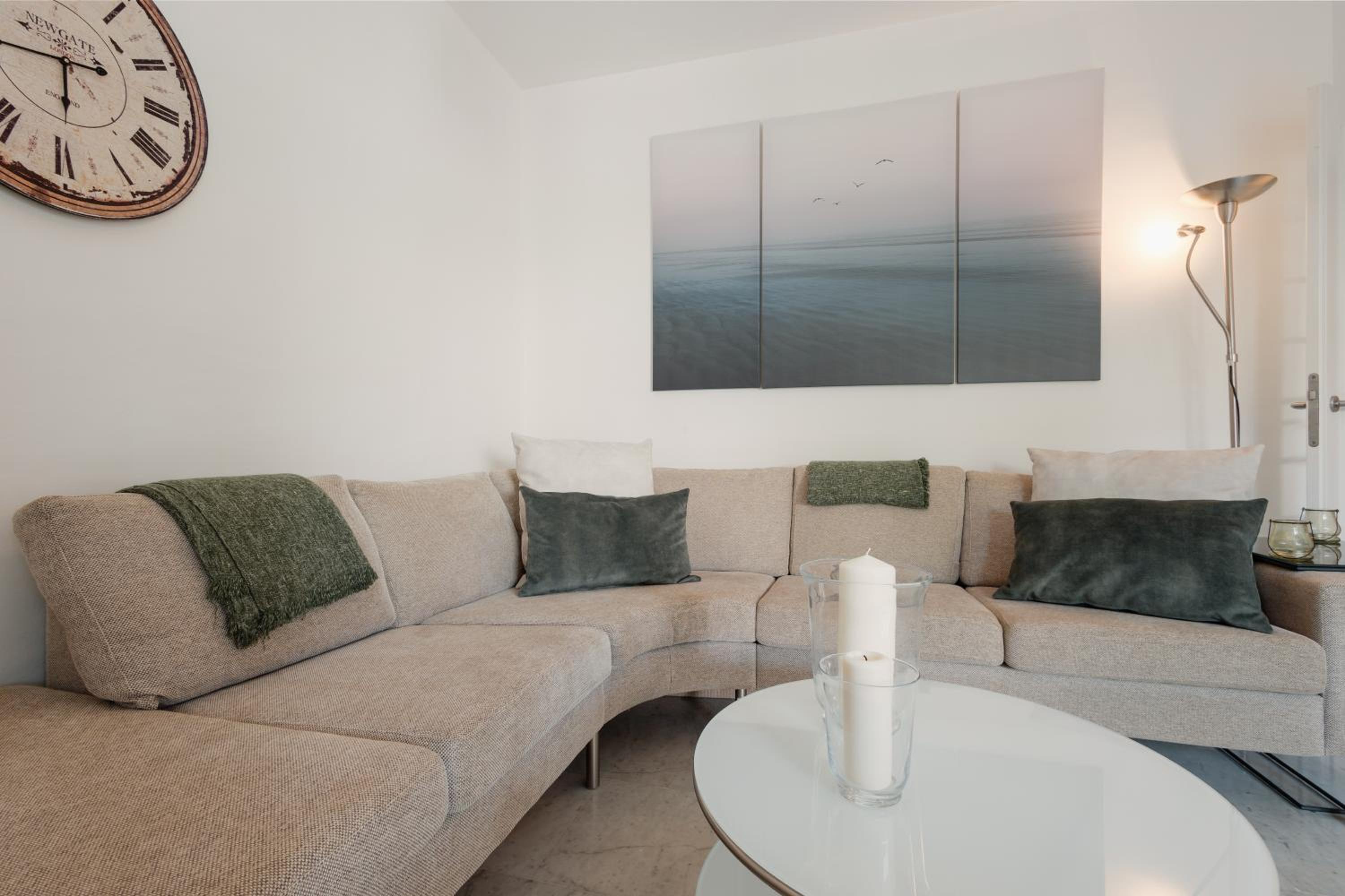 Marbella Vacations - Holiday apartment in first line beach complex in Urbanization Pueblo Mediterraneo, Marbella - Property Image 54