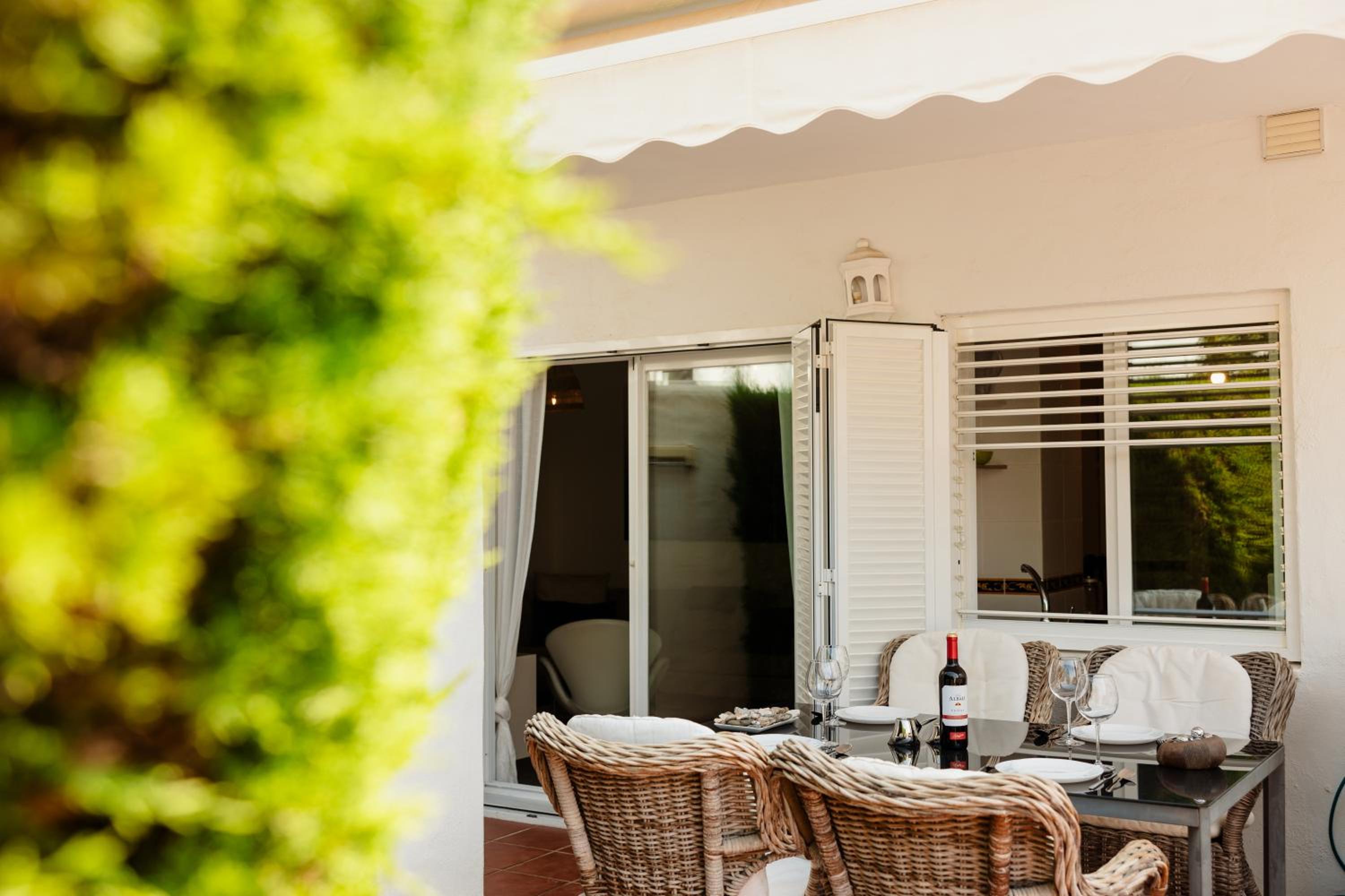 Marbella Vacations - Holiday apartment in first line beach complex in Urbanization Pueblo Mediterraneo, Marbella - Property Image 32