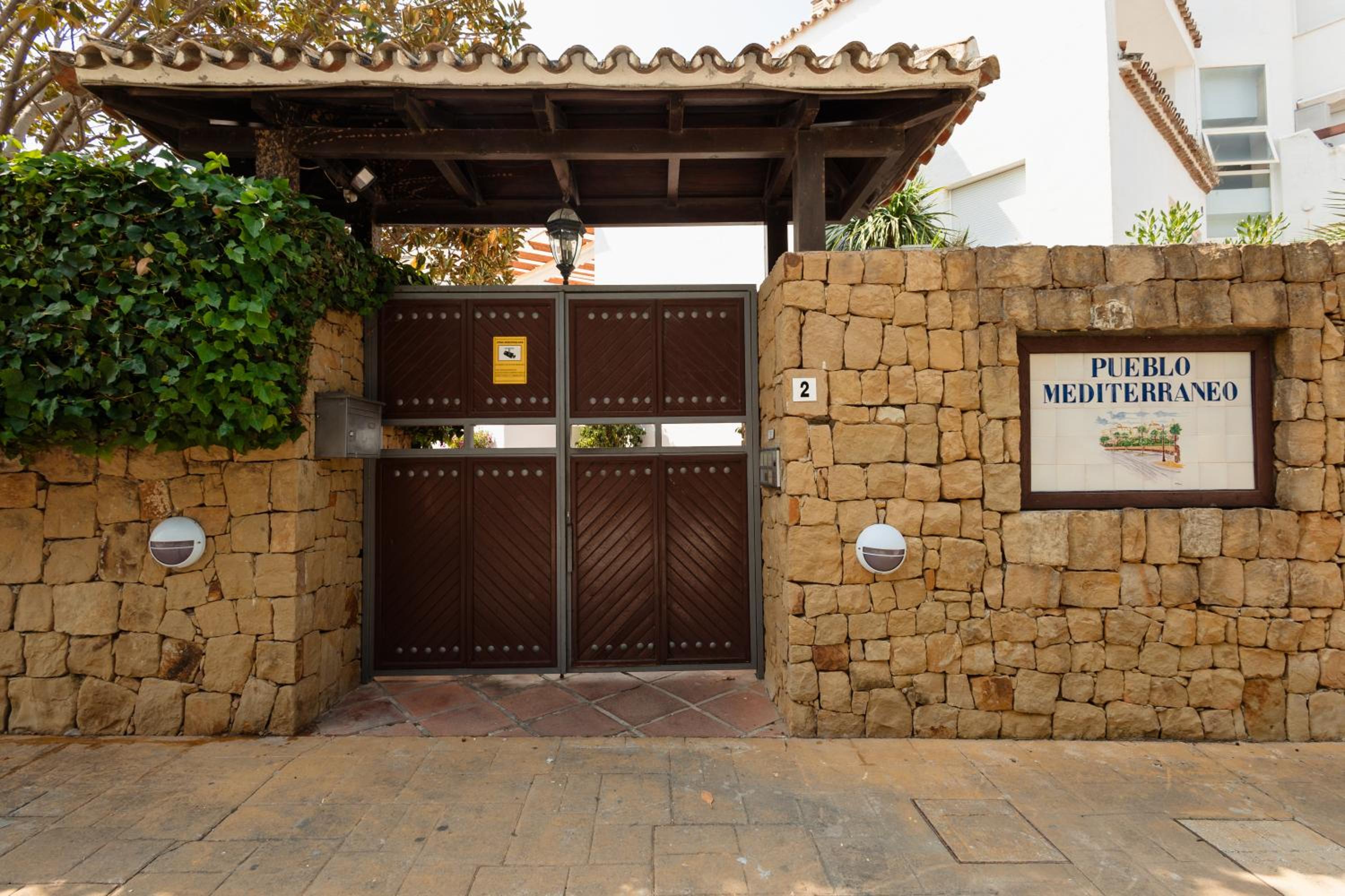 Marbella Vacations - Holiday apartment in first line beach complex in Urbanization Pueblo Mediterraneo, Marbella - Property Image 30