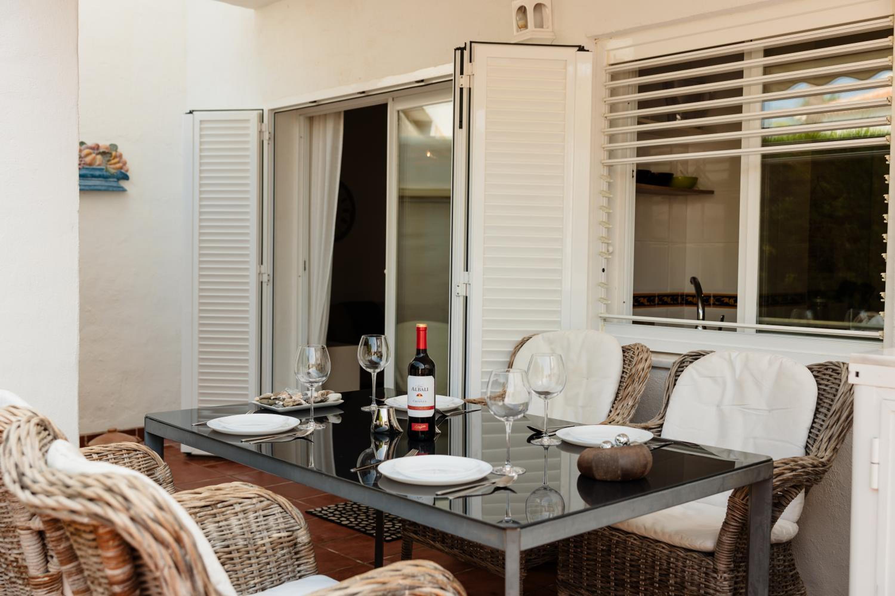 Marbella Vacations - Holiday apartment in first line beach complex in Urbanization Pueblo Mediterraneo, Marbella - Property Image 48
