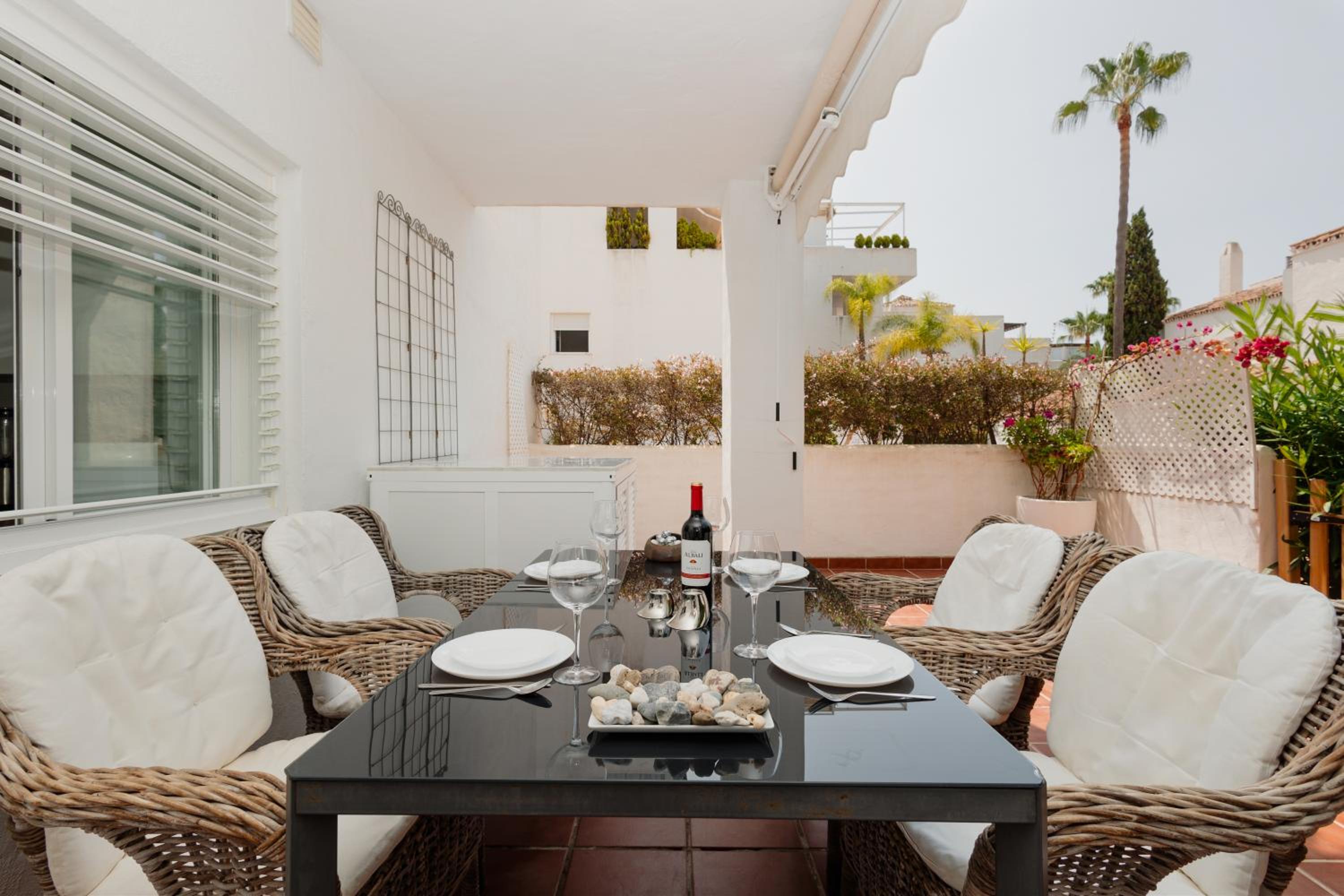 Marbella Vacations - Holiday apartment in first line beach complex in Urbanization Pueblo Mediterraneo, Marbella - Property Image 47