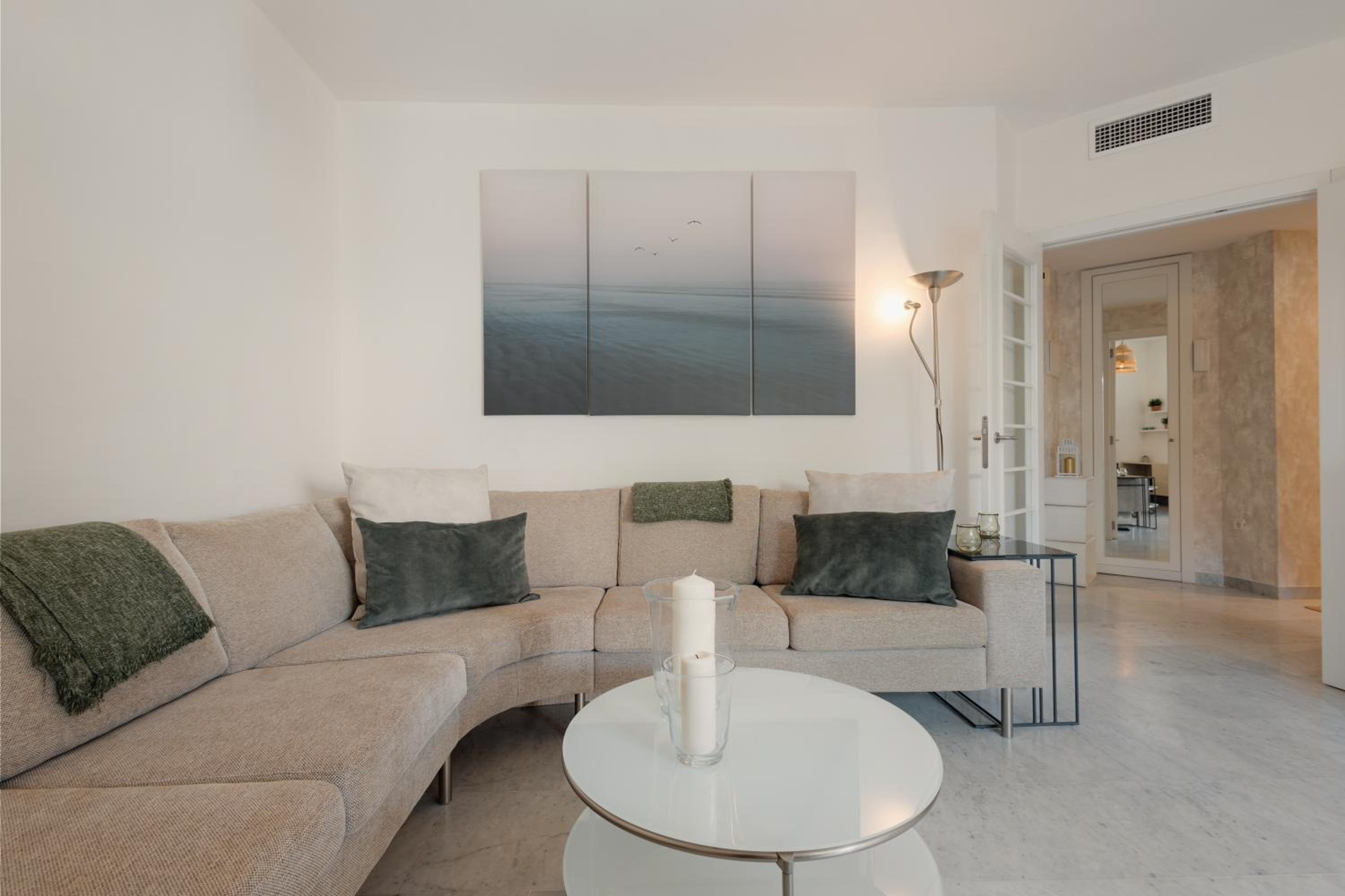 Marbella Vacations - Holiday apartment in first line beach complex in Urbanization Pueblo Mediterraneo, Marbella - Property Image 33