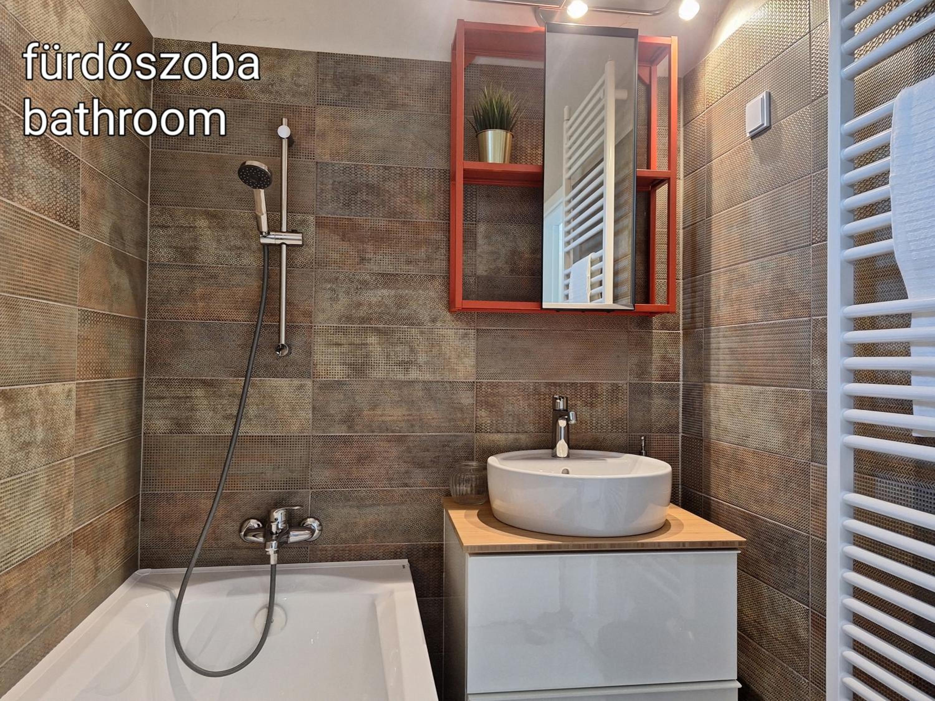 Kavics Apartman Tata
