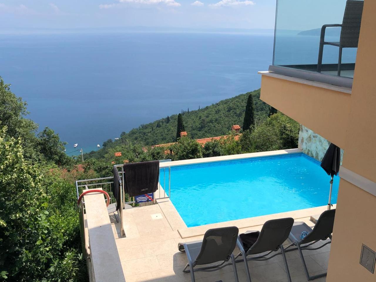 Moderne Familienwohnung mit Panorama-Meerblick