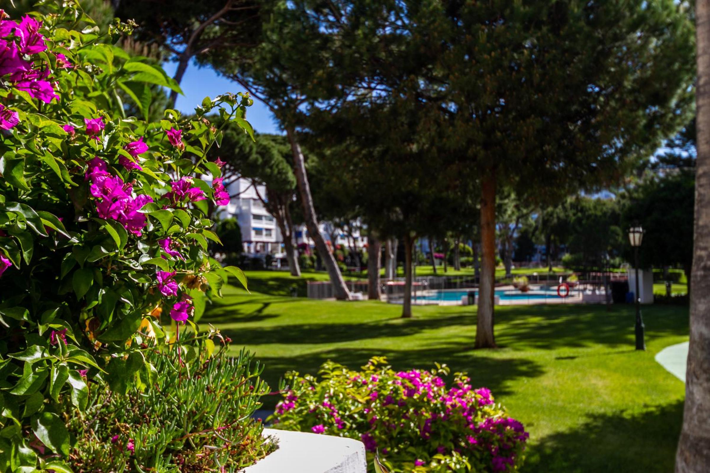 MARBELLA BANUS SUITES - Banus Playas del Duque Beachside Residential