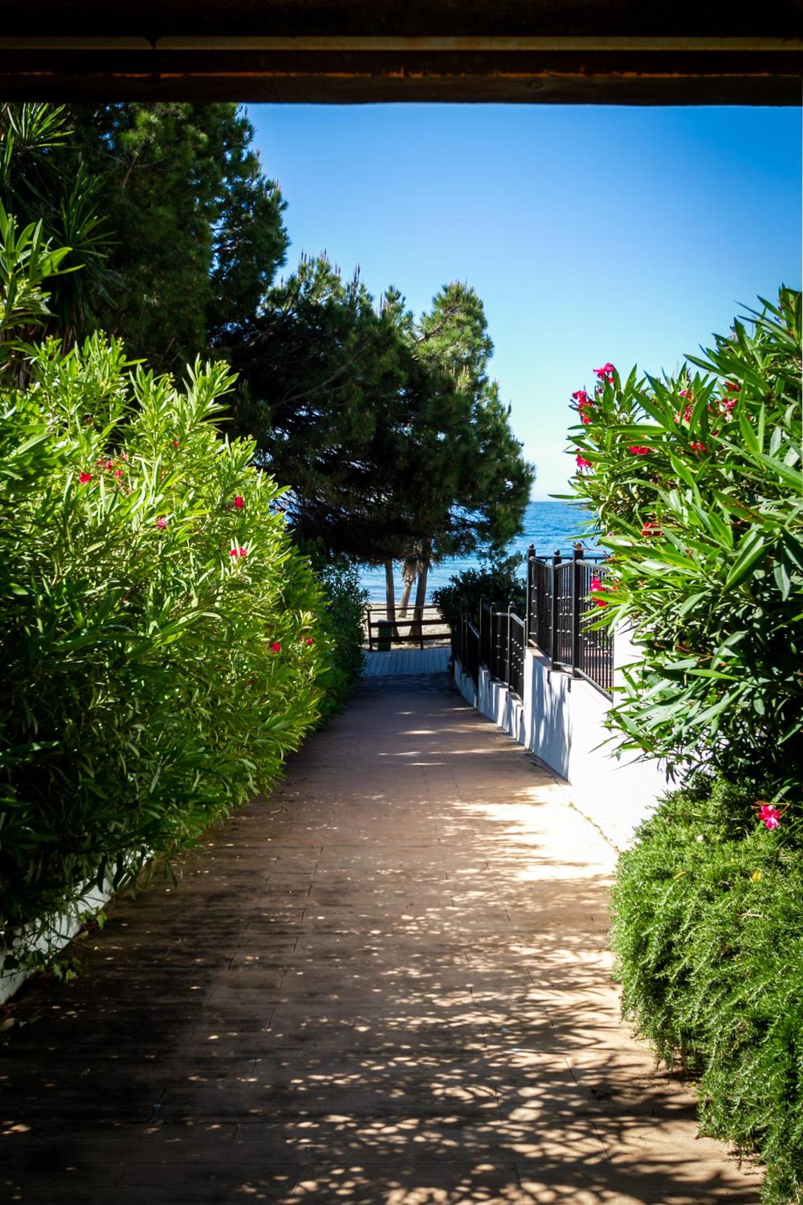 MARBELLA BANUS SUITES - Banus Playas del Duque Beachside Residential