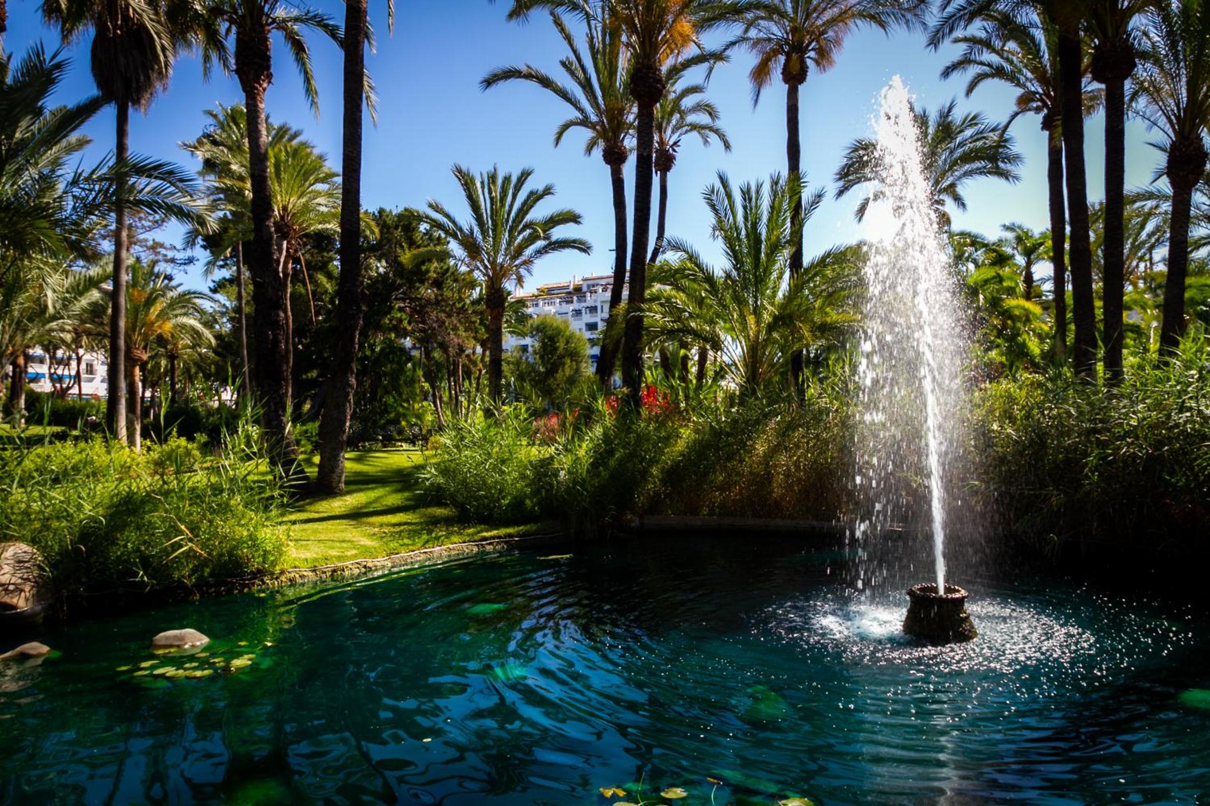 MARBELLA BANUS SUITES - Banus Playas del Duque Beachside Residential