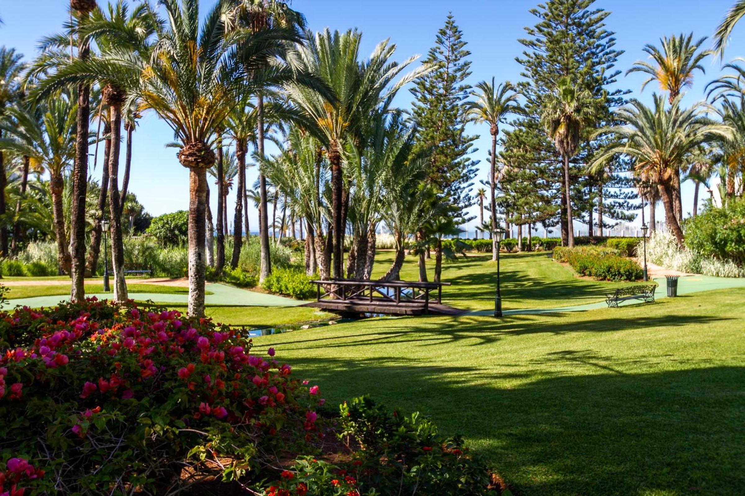 MARBELLA BANUS SUITES - Banus Playas del Duque Beachside Residential