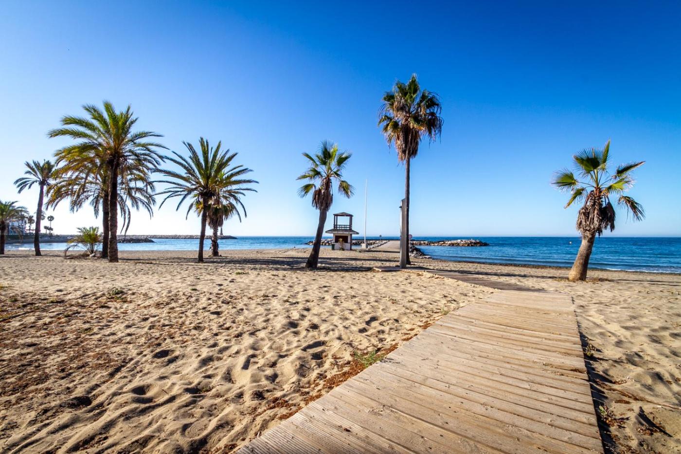 MARBELLA BANUS SUITES - Banus Playas del Duque Beachside Residential