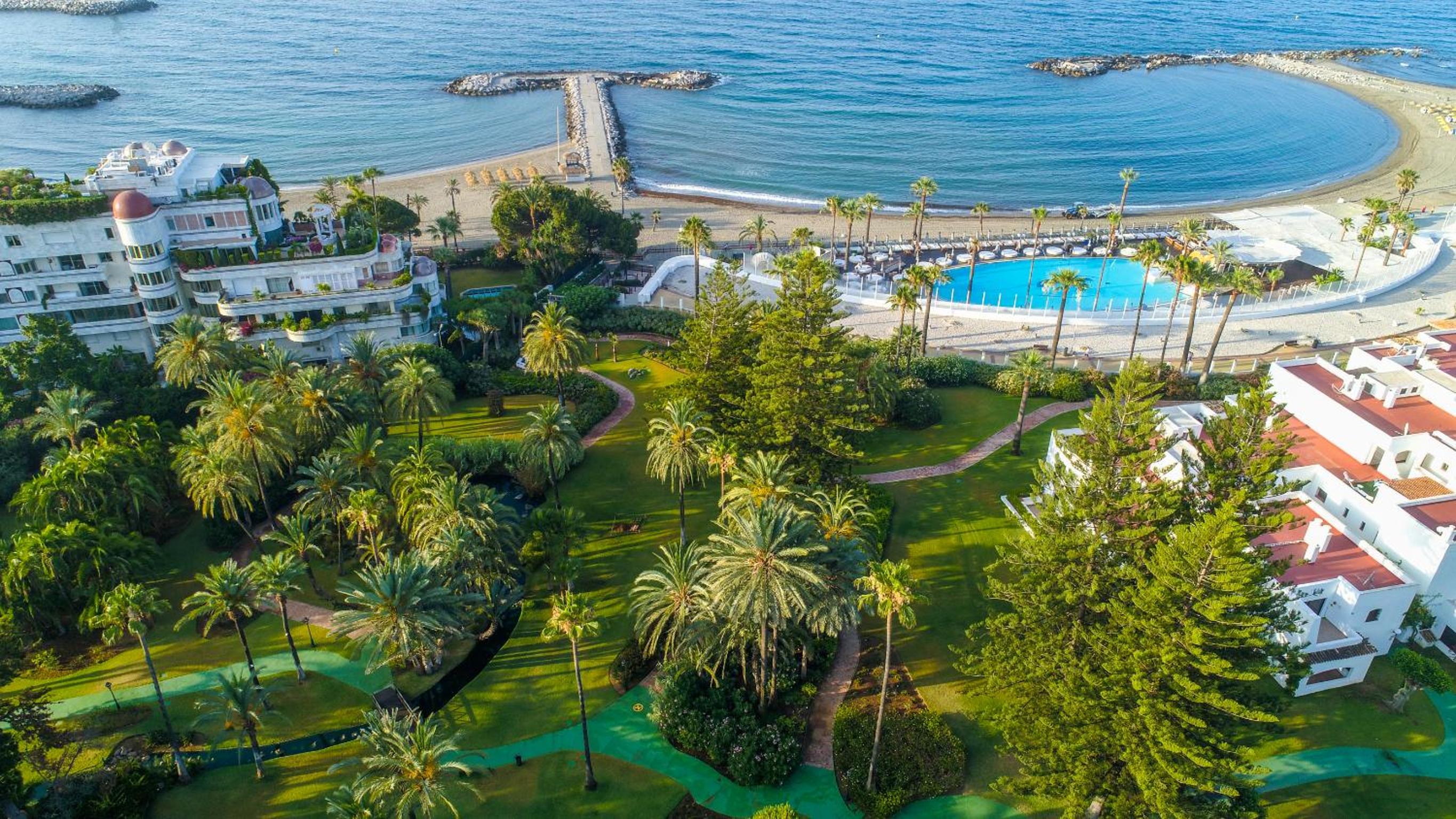 MARBELLA BANUS SUITES - Banus Playas del Duque Beachside Residential