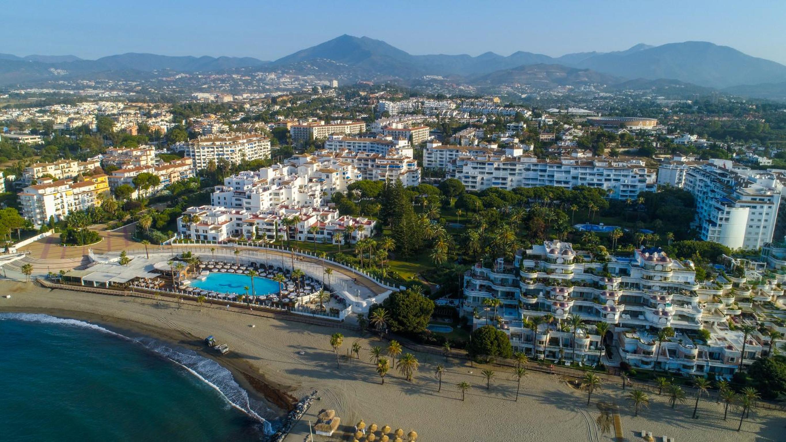 MARBELLA BANUS SUITES - Banus Playas del Duque Beachside Residential
