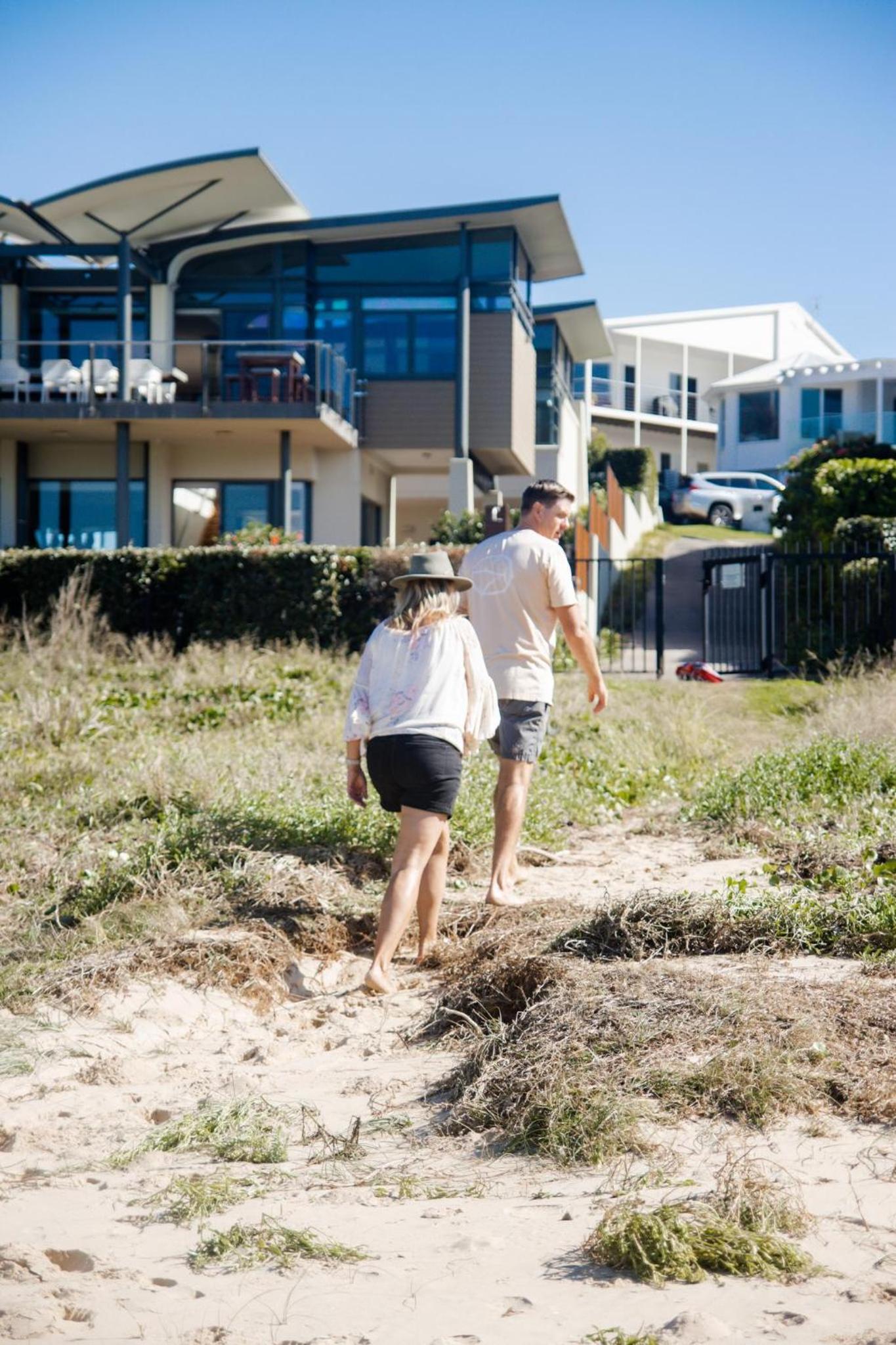 Sails on the Beachfront - Exclusive Seaside Home