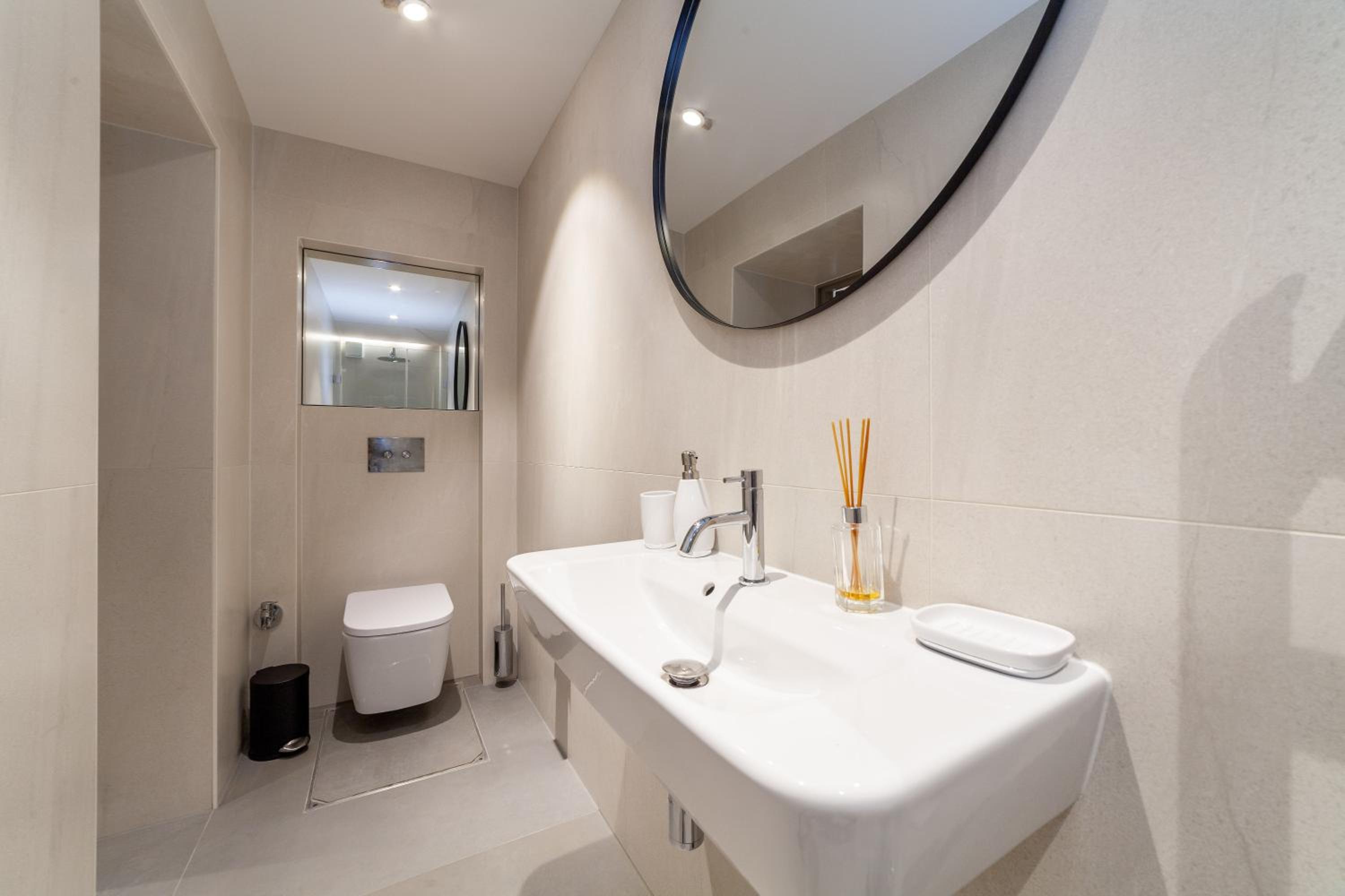 Stunning Modern 2BR Flat wGarden near Harrods