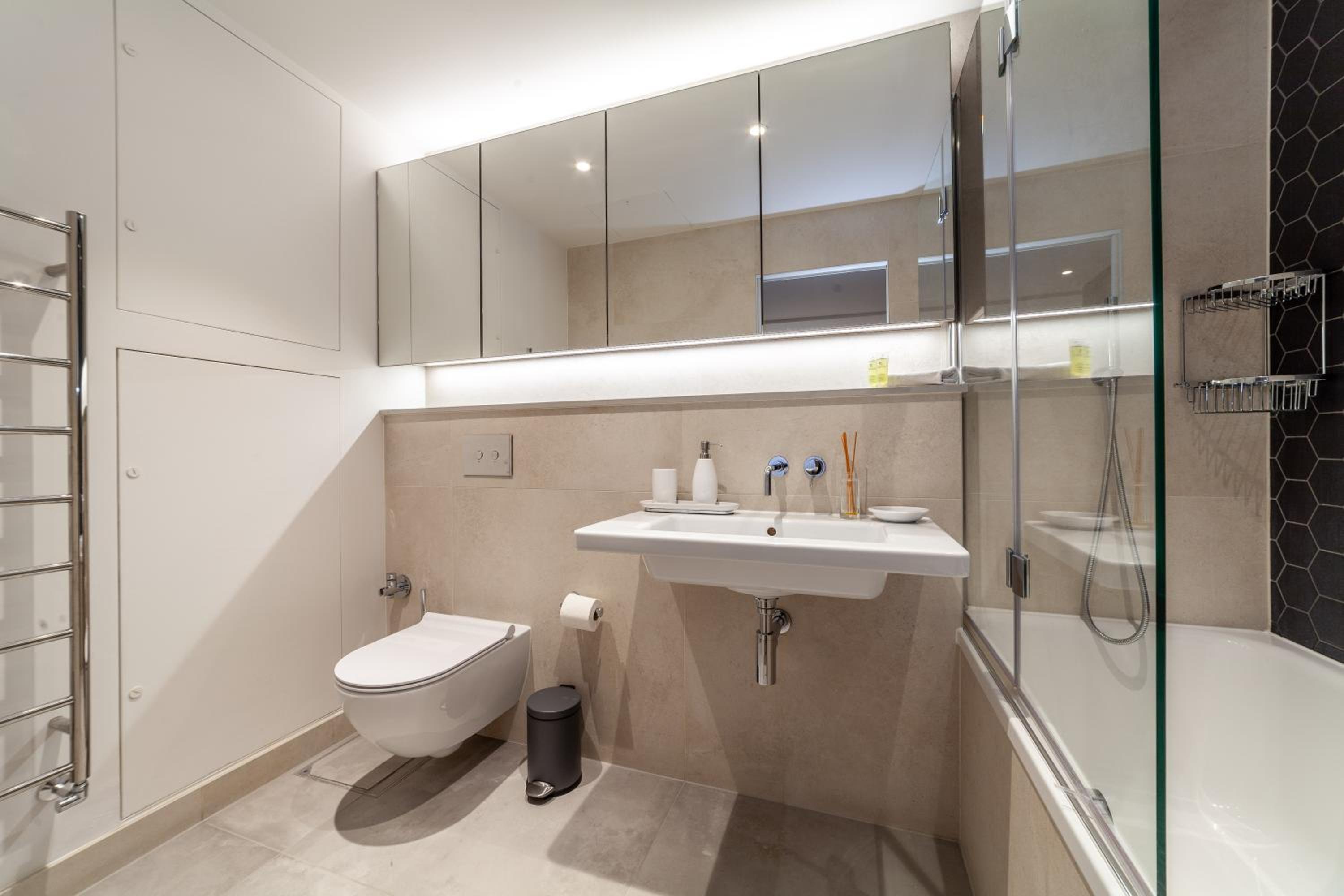 Stunning Modern 2BR Flat wGarden near Harrods