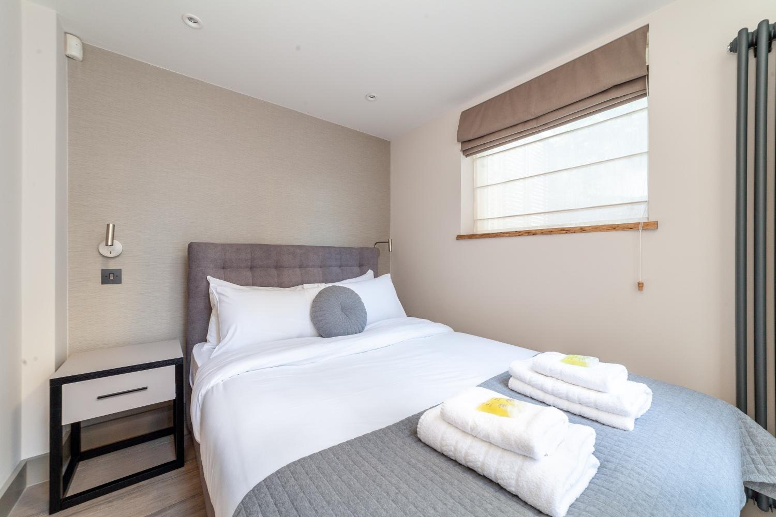 Stunning Modern 2BR Flat wGarden near Harrods
