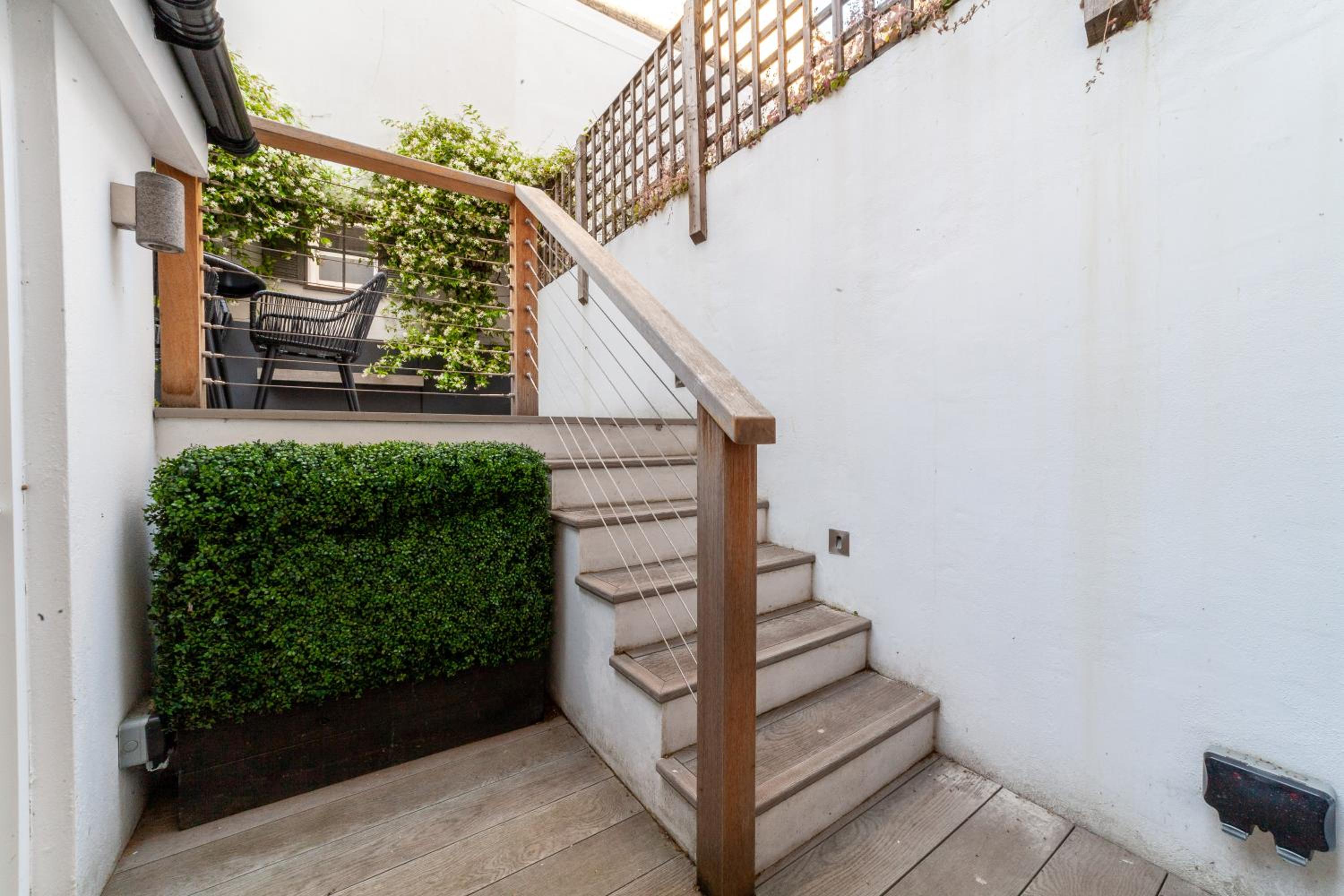 Stunning Modern 2BR Flat wGarden near Harrods