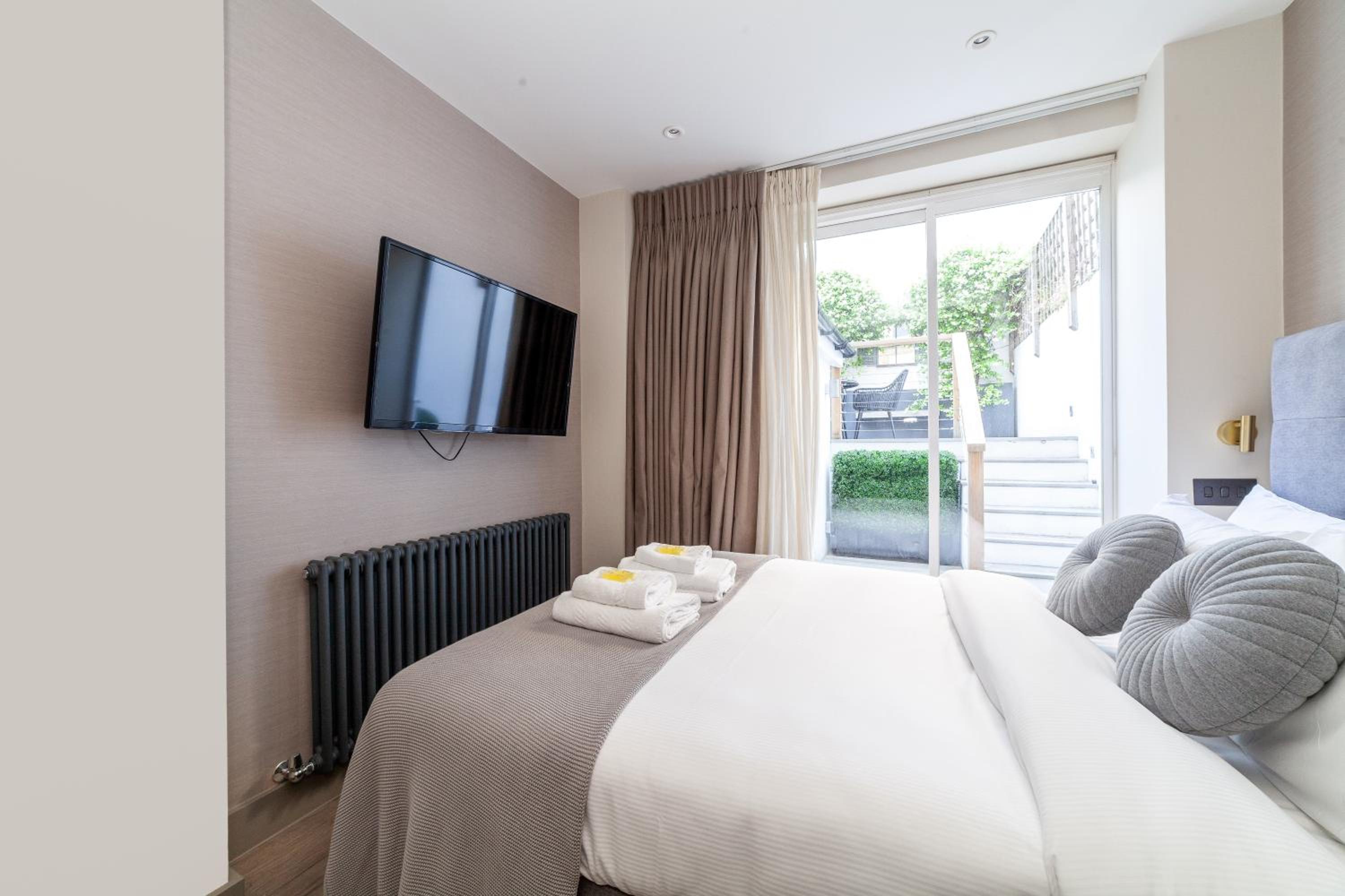 Stunning Modern 2BR Flat wGarden near Harrods