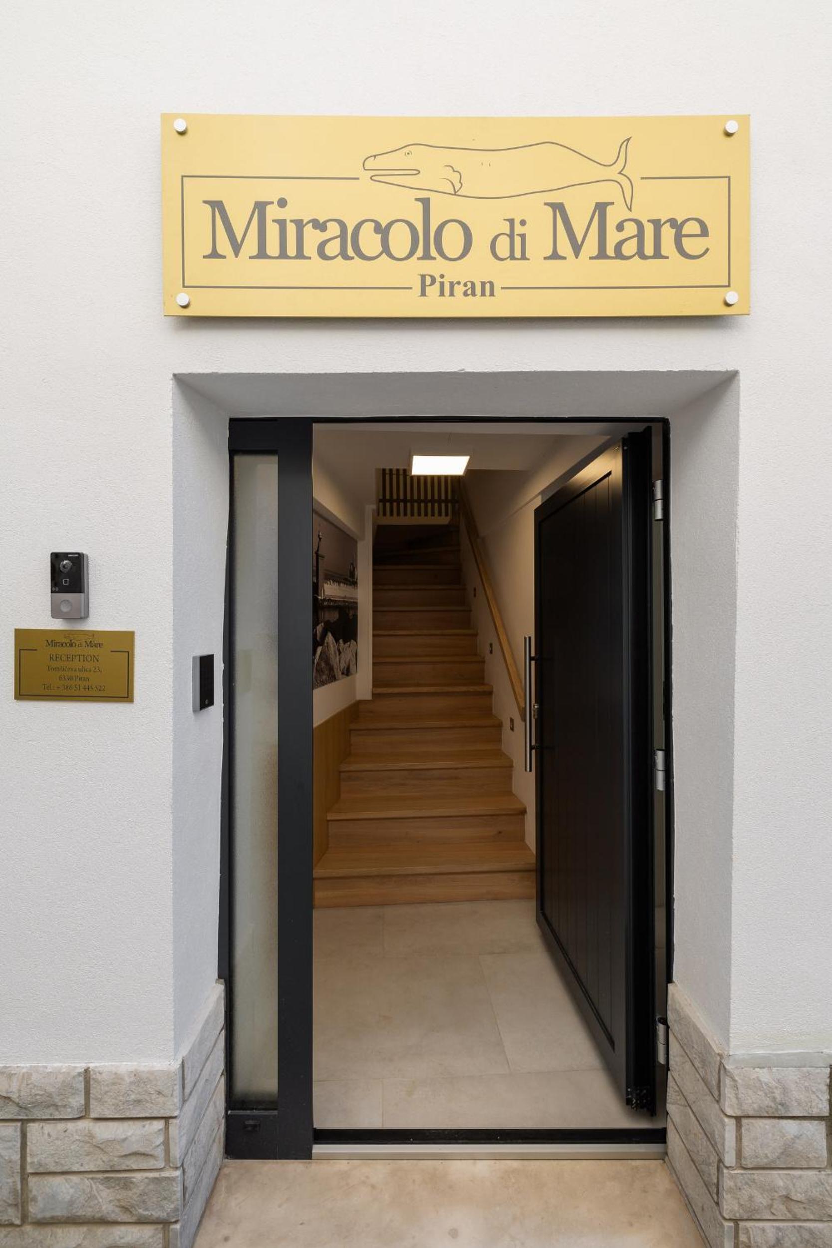 Miracolo di Mare Golden House view 2