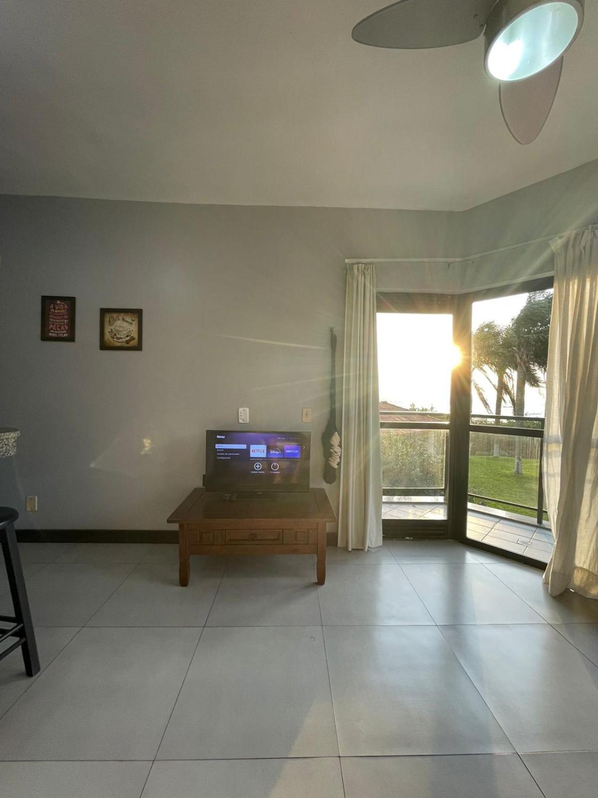 Lindo apartamento com vista para o mar (C142)