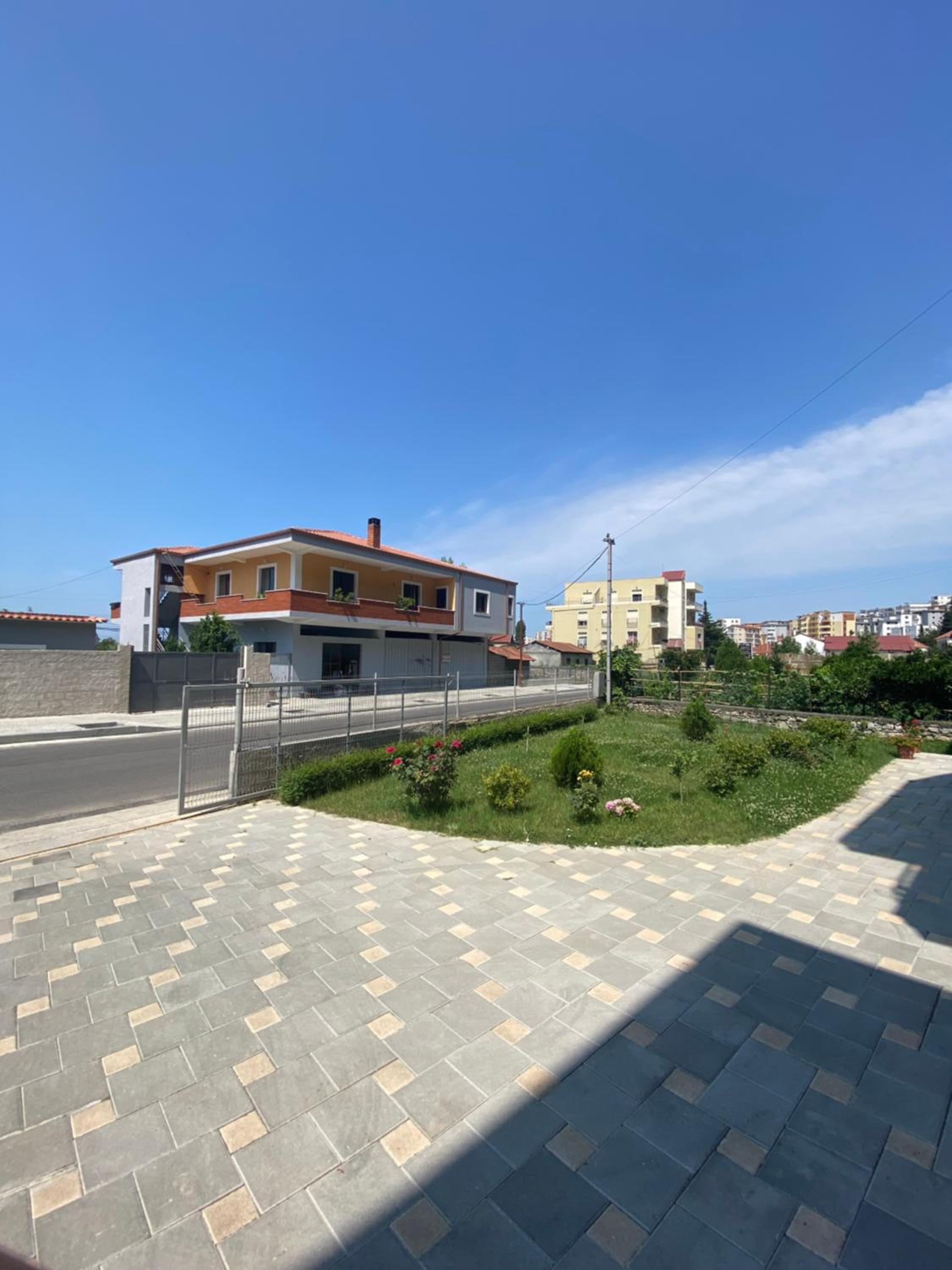 Rajmonda Apartment
