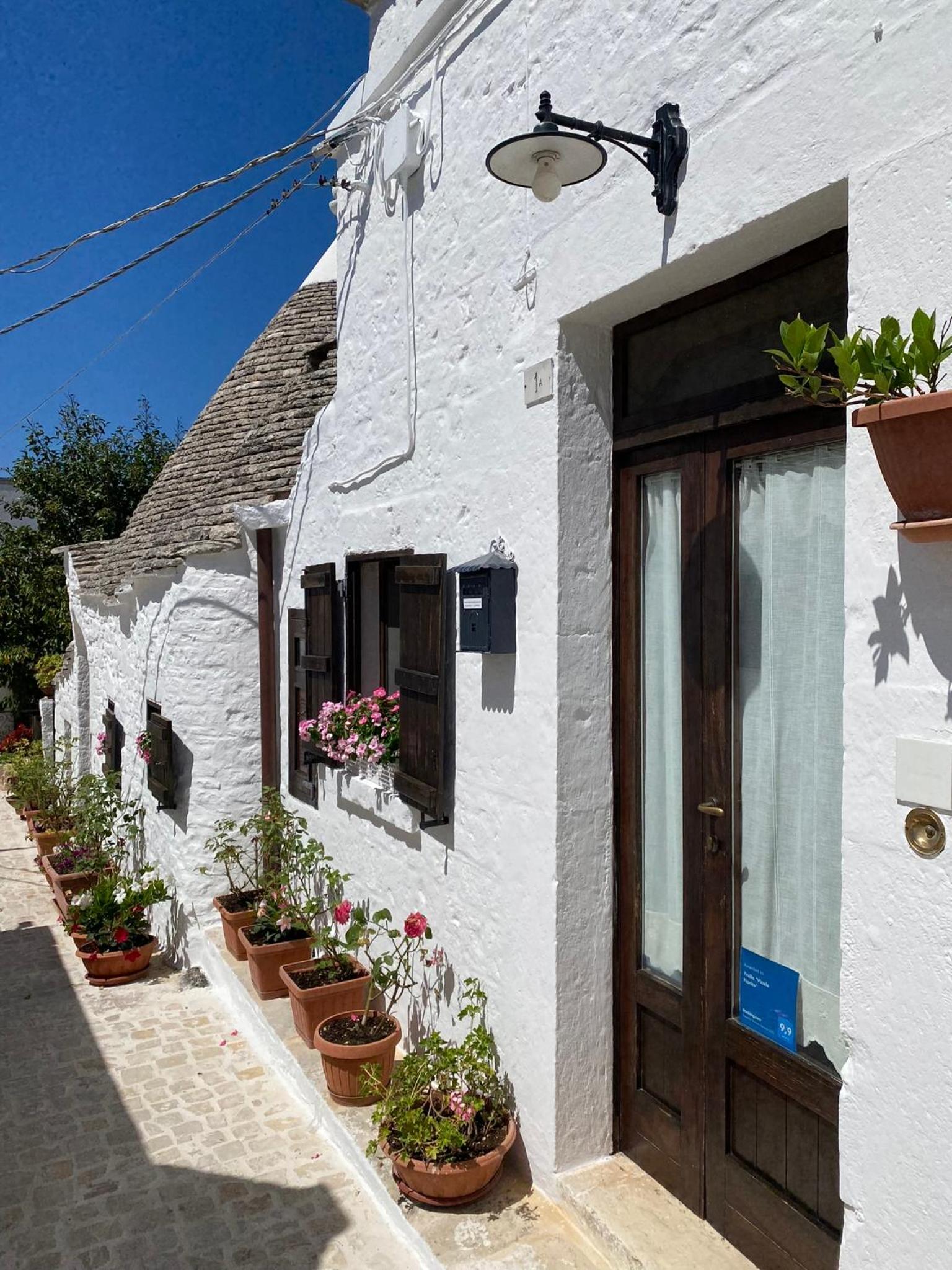 Trullo "Vicolo Fiorito" view 3