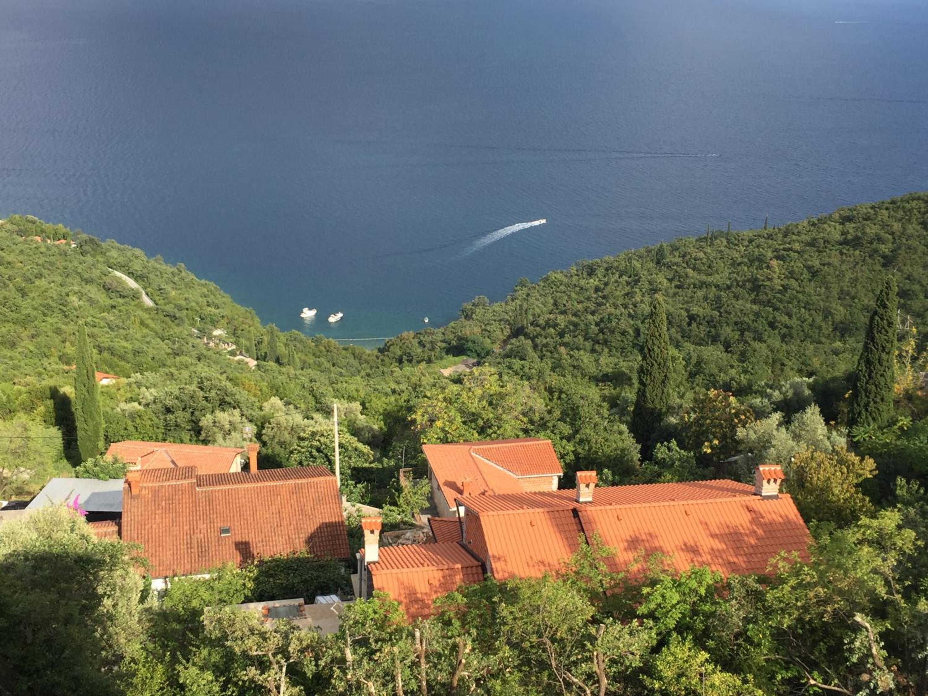 Moderne Familienwohnung mit Panorama-Meerblick