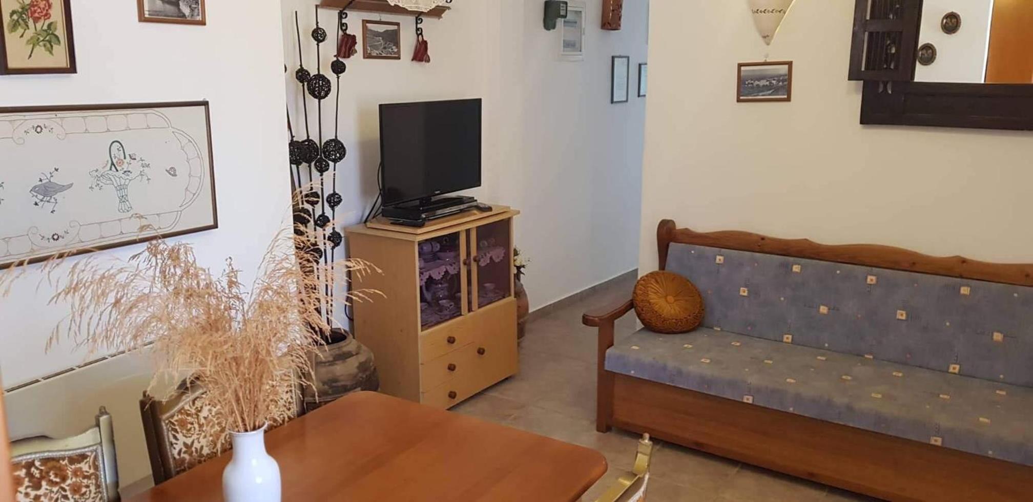 LOURANTIANIKA HOUSE
